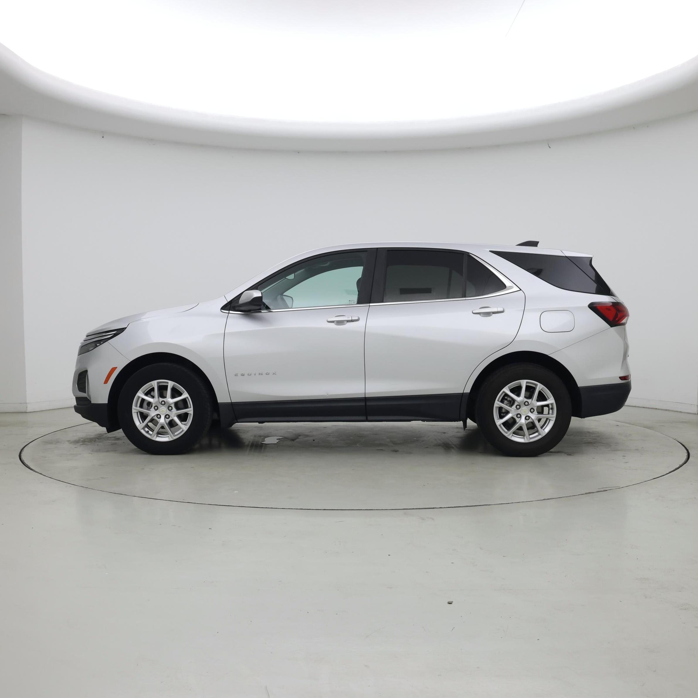 Thumbnail: 2022 Chevrolet Equinox - 3
