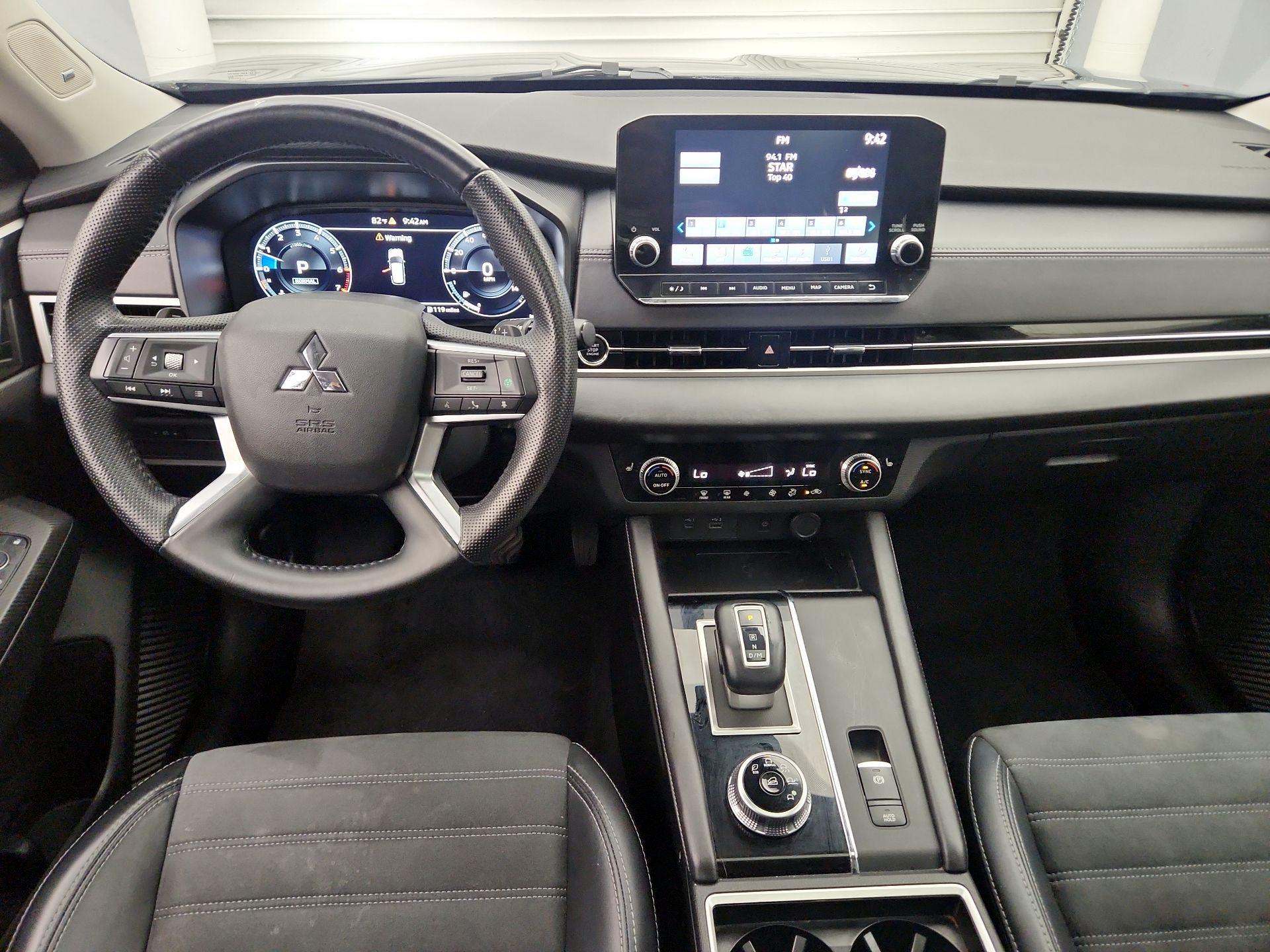 Thumbnail: 2024 Mitsubishi Outlander - 9