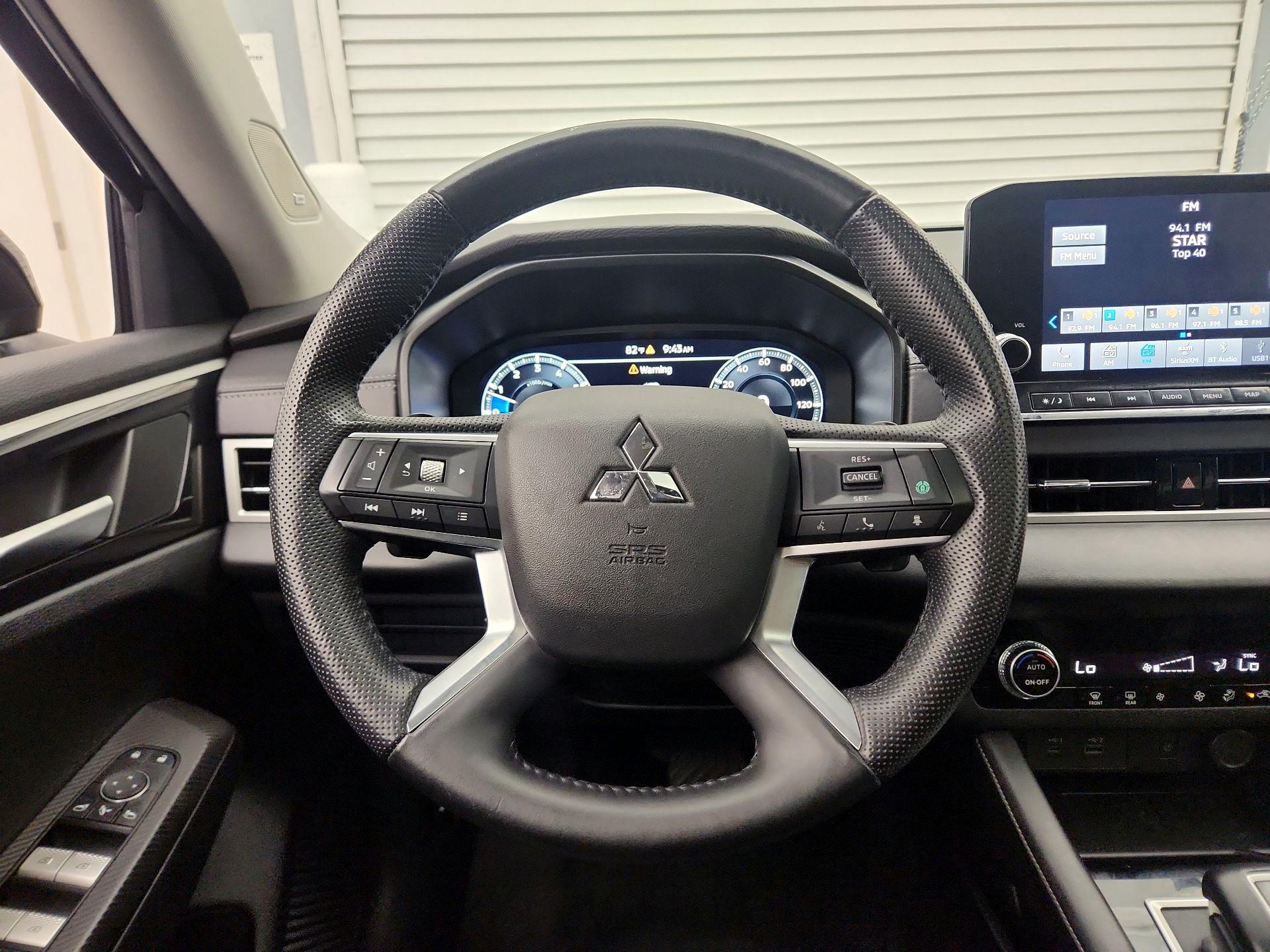Thumbnail: 2024 Mitsubishi Outlander - 10