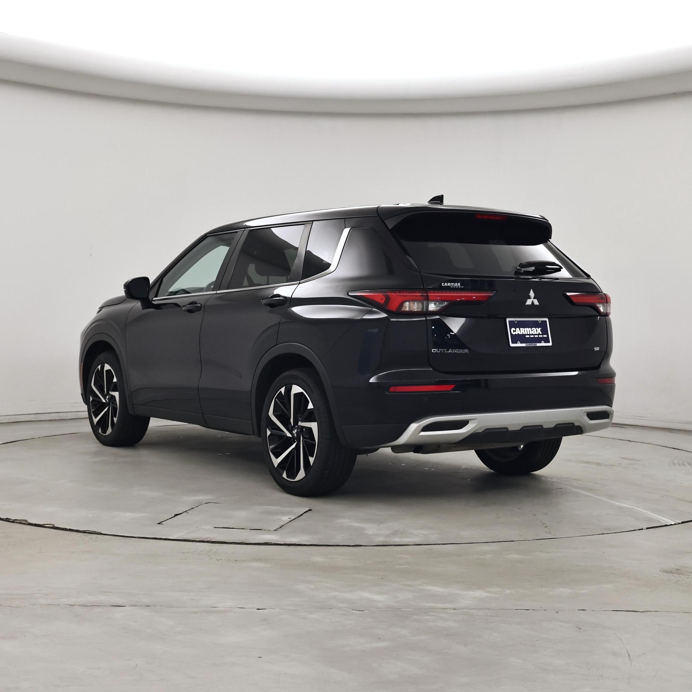 Thumbnail: 2024 Mitsubishi Outlander - 2