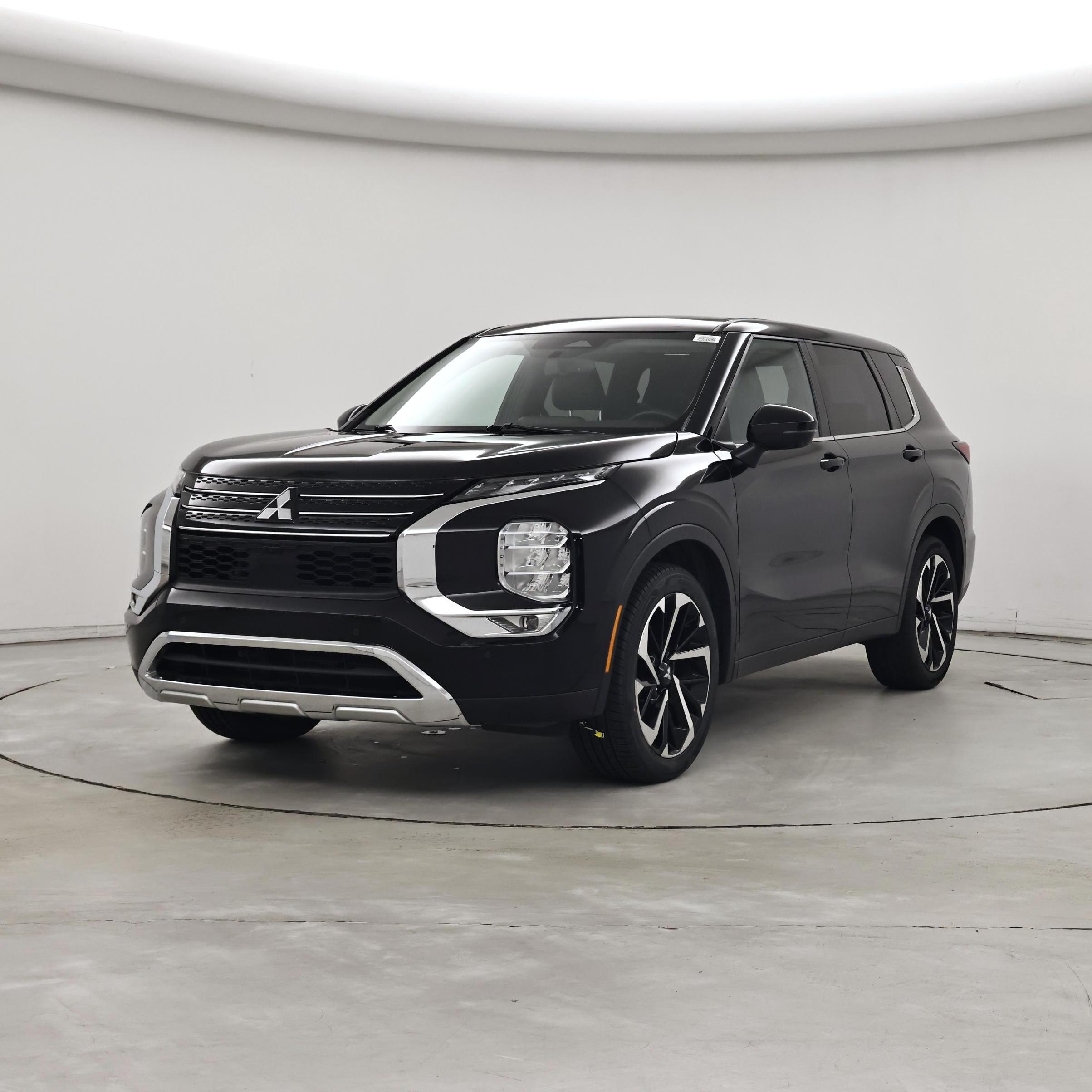 Thumbnail: 2024 Mitsubishi Outlander - 4