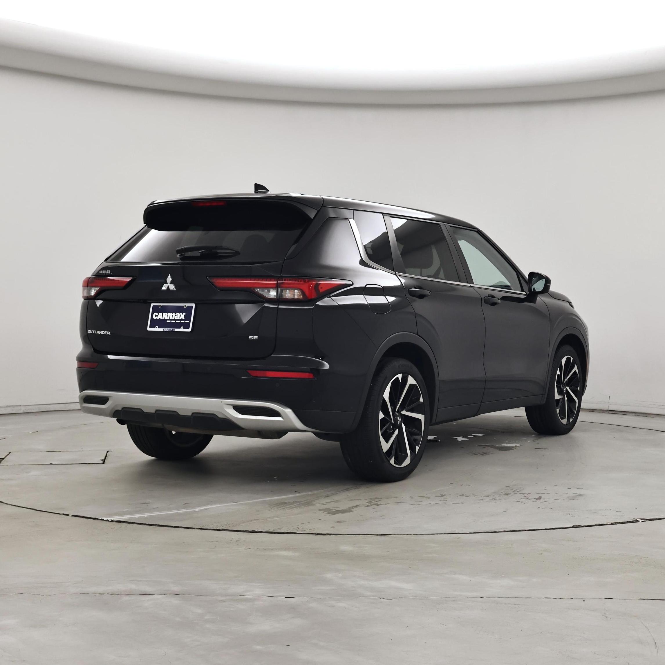 Thumbnail: 2024 Mitsubishi Outlander - 8
