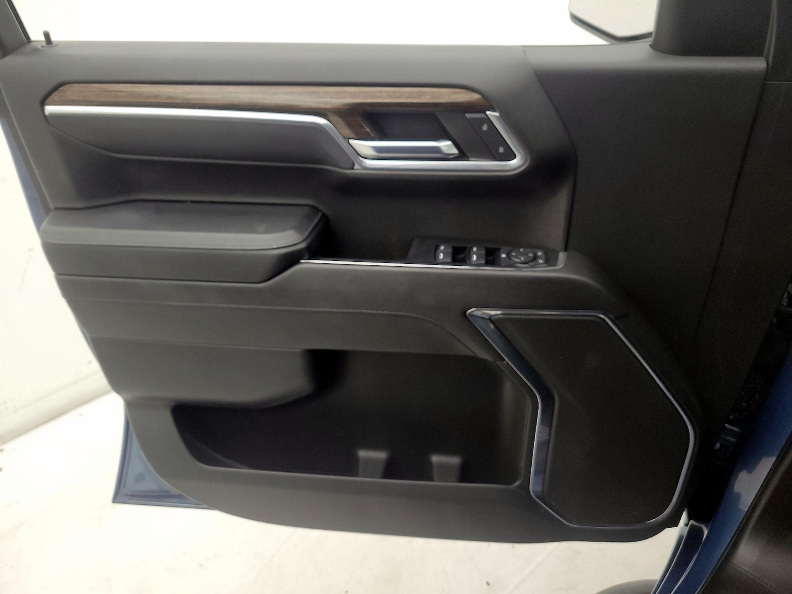 2024 GMC Sierra 1500 Elevation - Photo 13