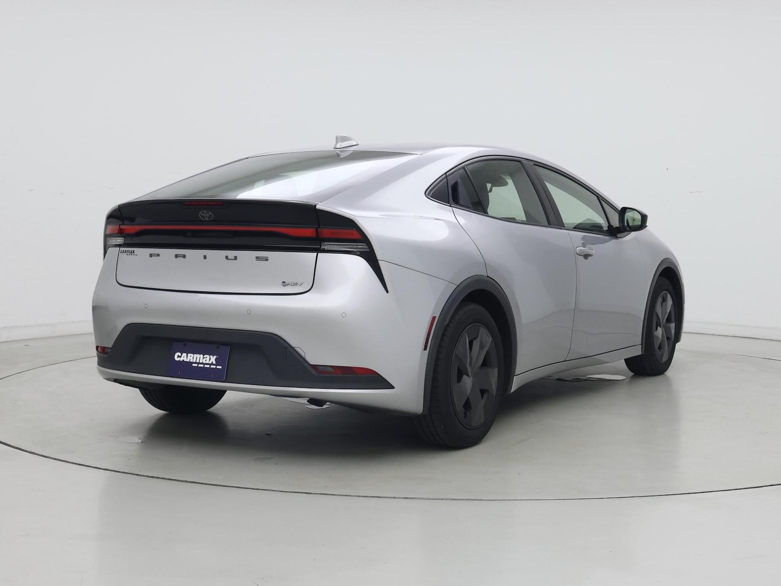 2024 Toyota Prius LE - Photo 9