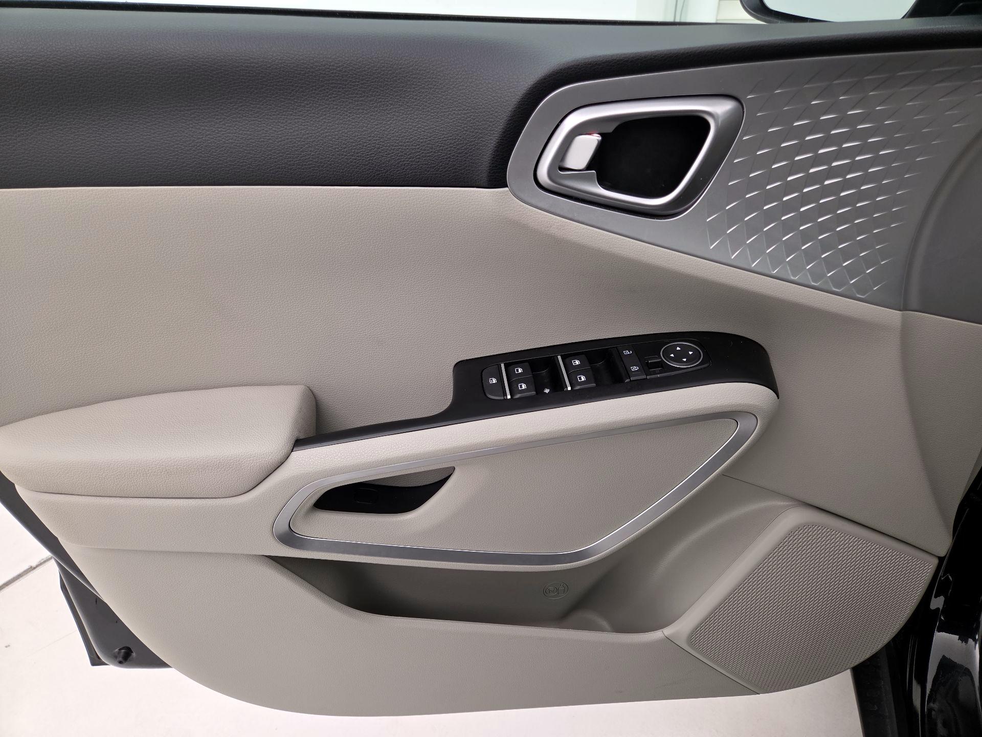 Thumbnail: 2025 Kia Soul - 12