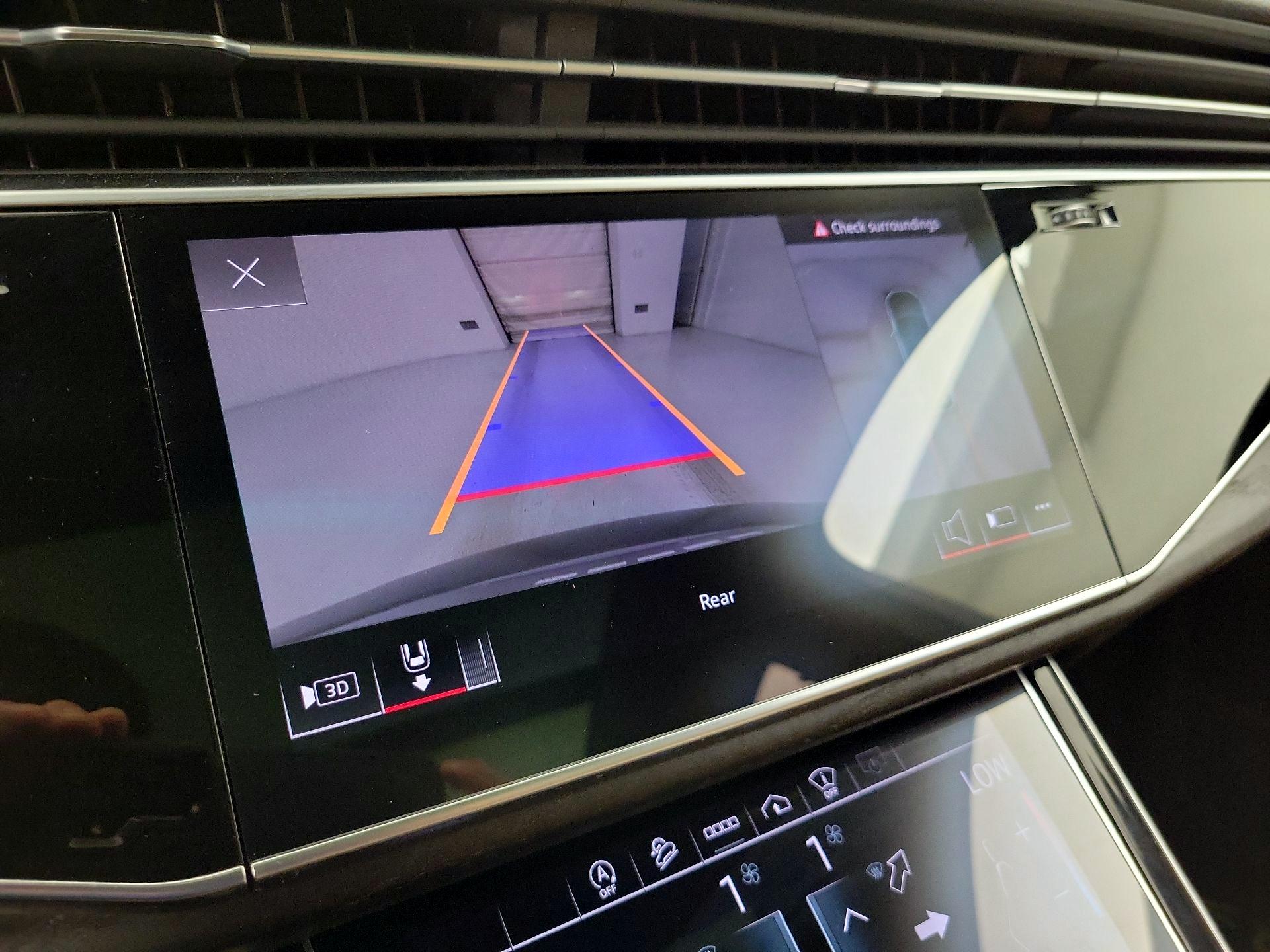 Thumbnail: 2021 Audi Q7 - 15