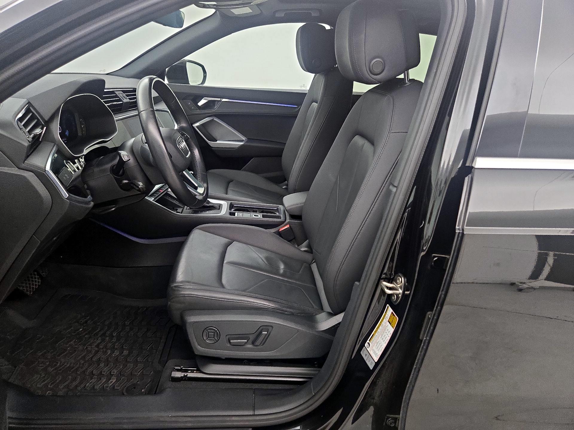 Thumbnail: 2021 Audi Q3 - 11