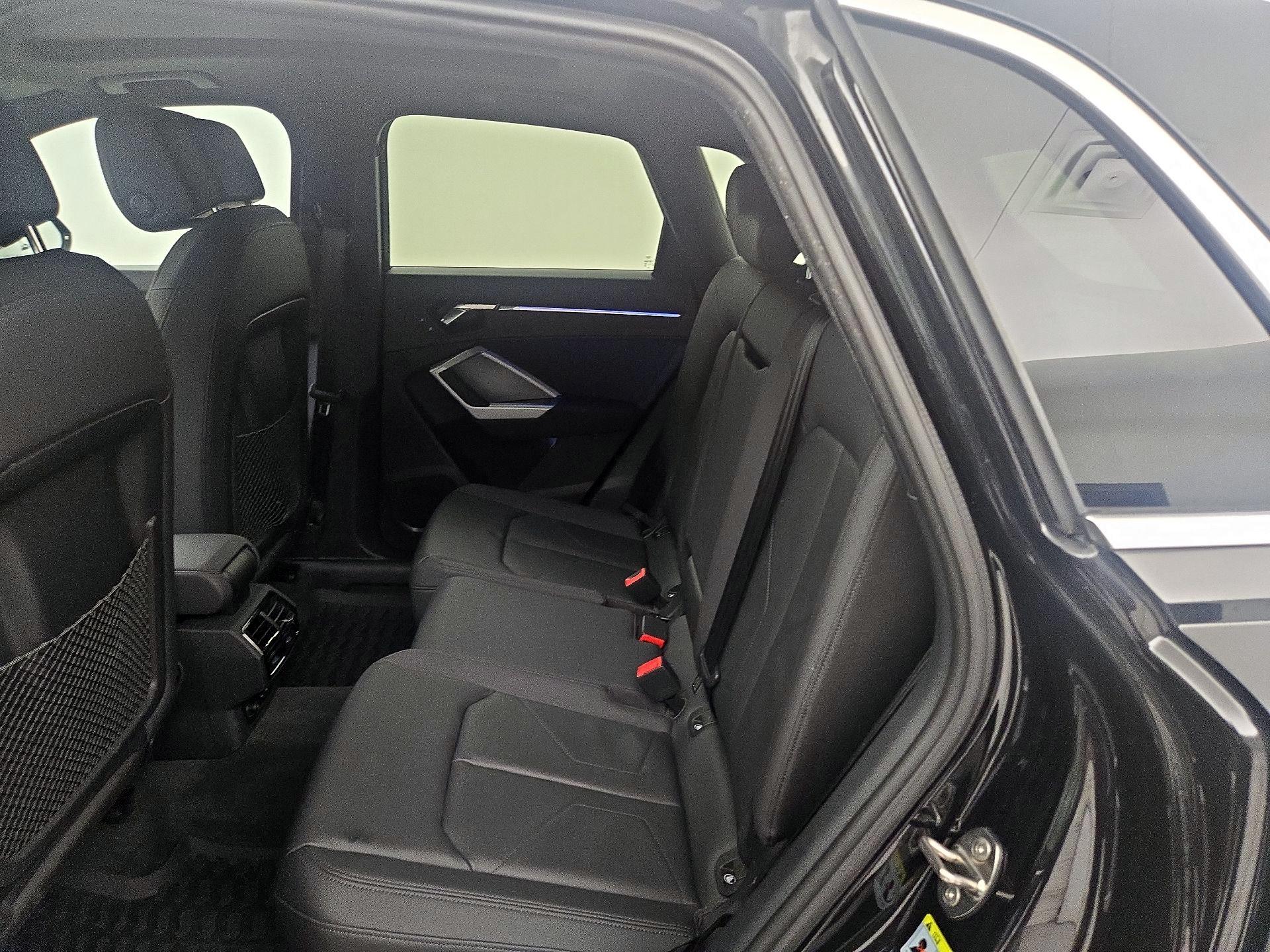 Thumbnail: 2021 Audi Q3 - 20