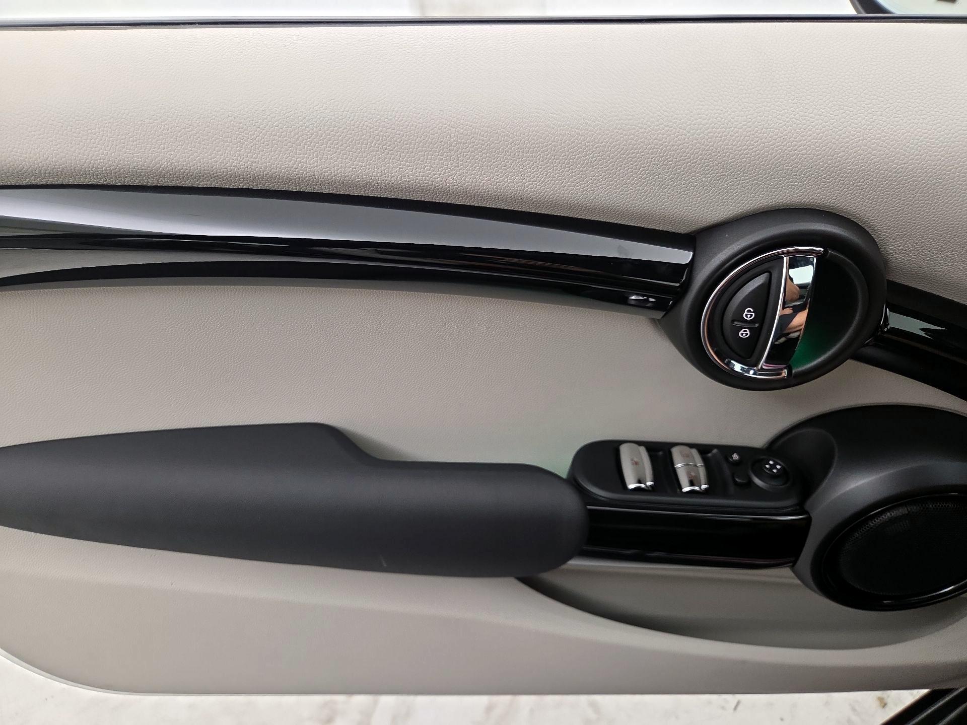 Thumbnail: 2017 MINI Cooper - 12