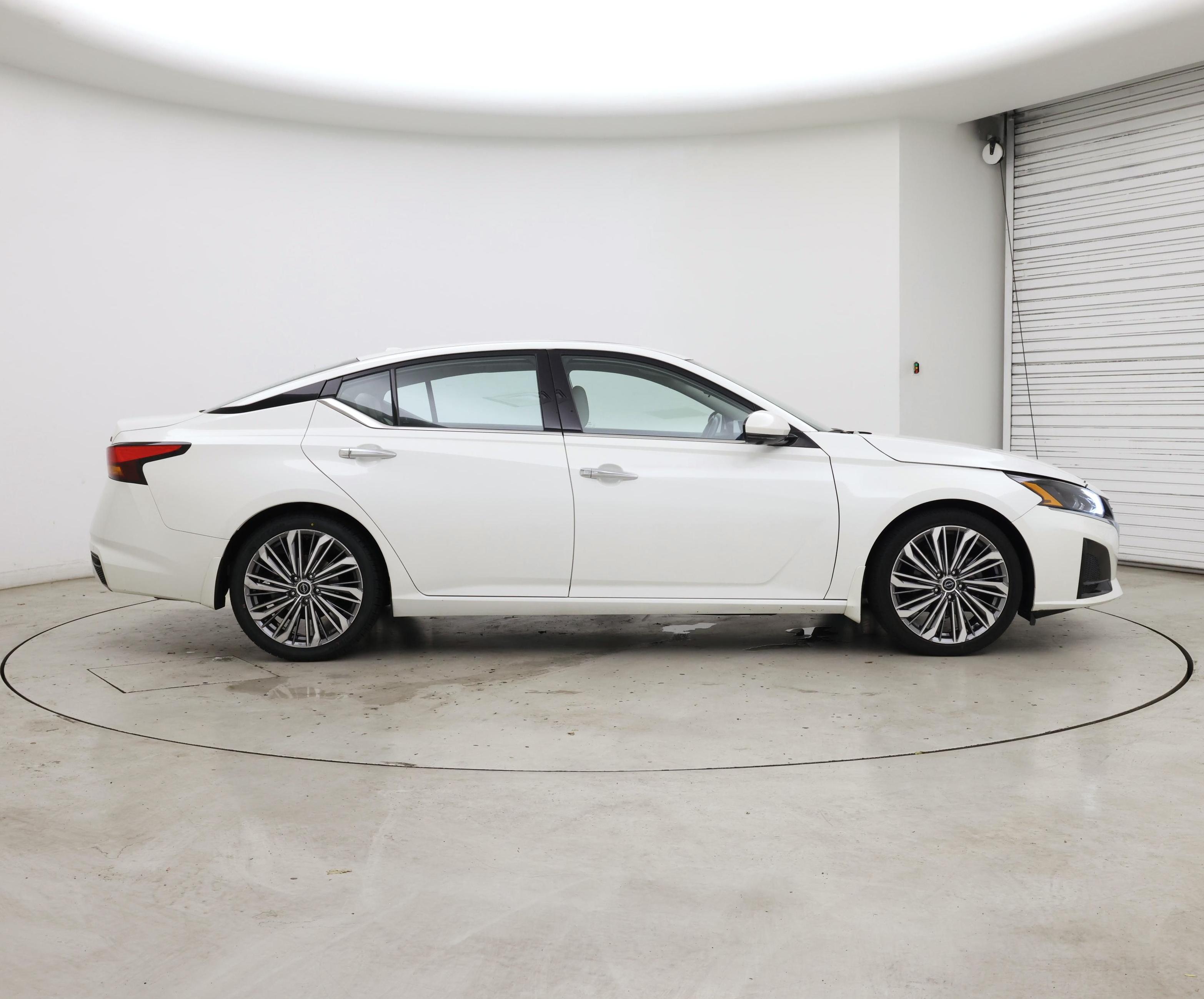 Thumbnail: 2023 Nissan Altima - 7
