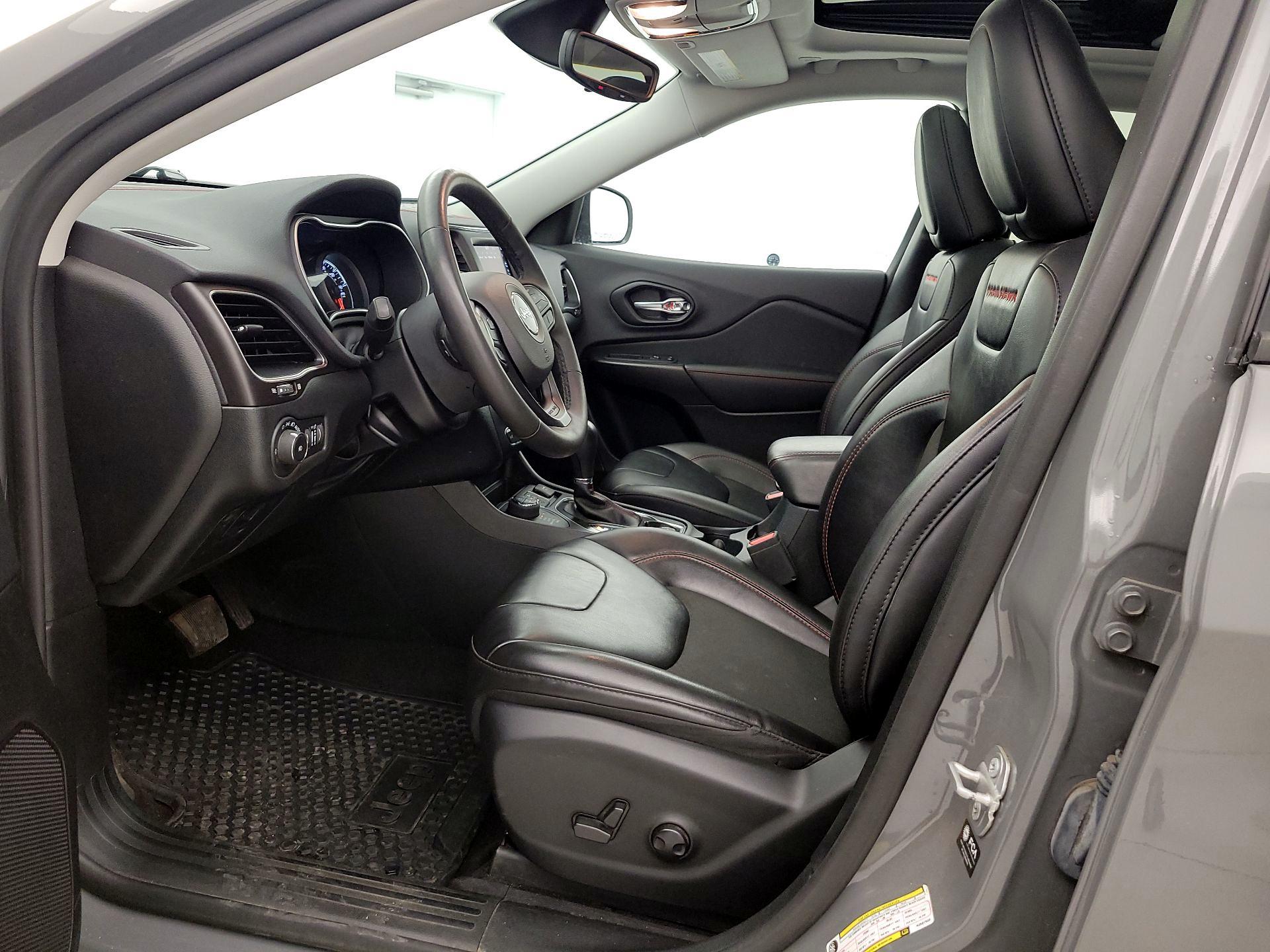 Thumbnail: 2022 Jeep Cherokee - 11