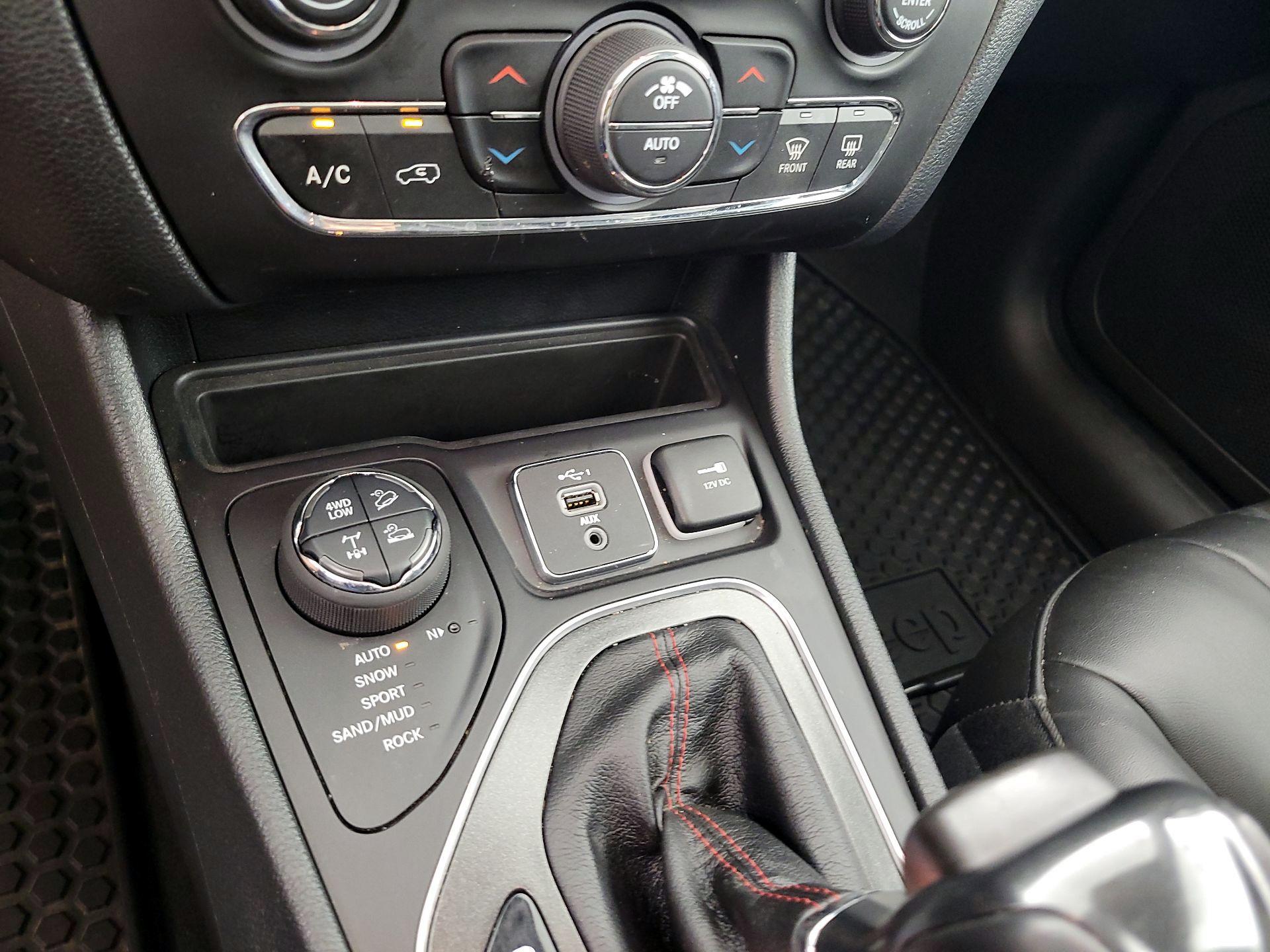 Thumbnail: 2022 Jeep Cherokee - 19