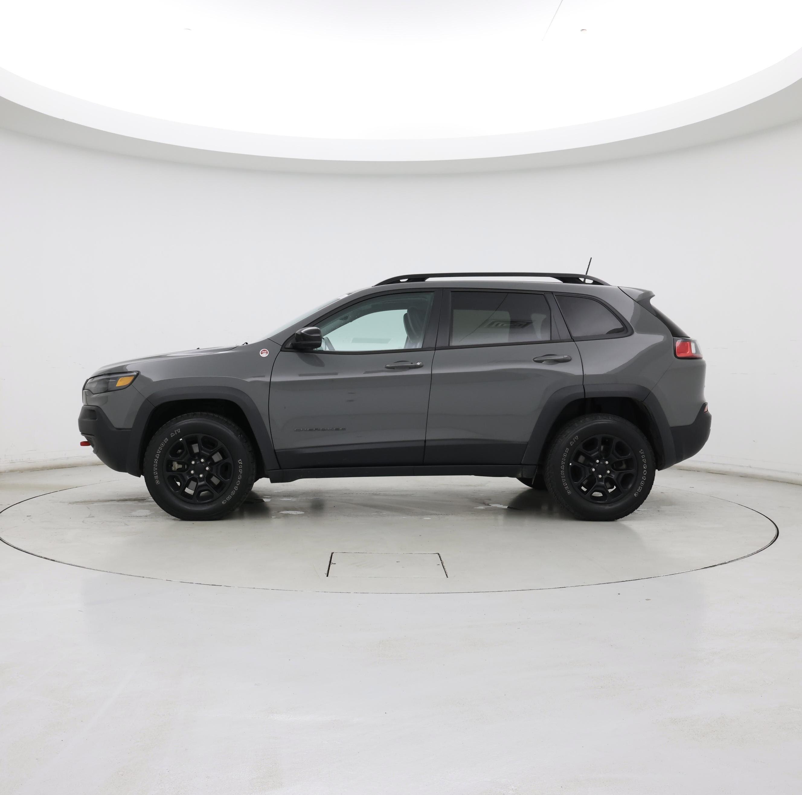 Thumbnail: 2022 Jeep Cherokee - 3
