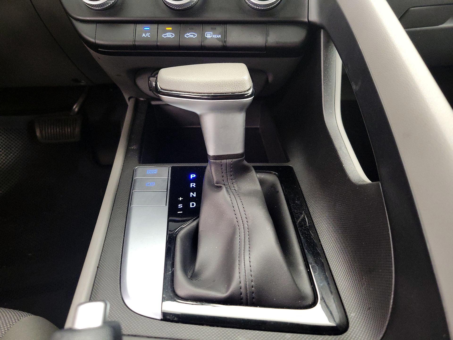 Thumbnail: 2024 Hyundai Elantra - 17