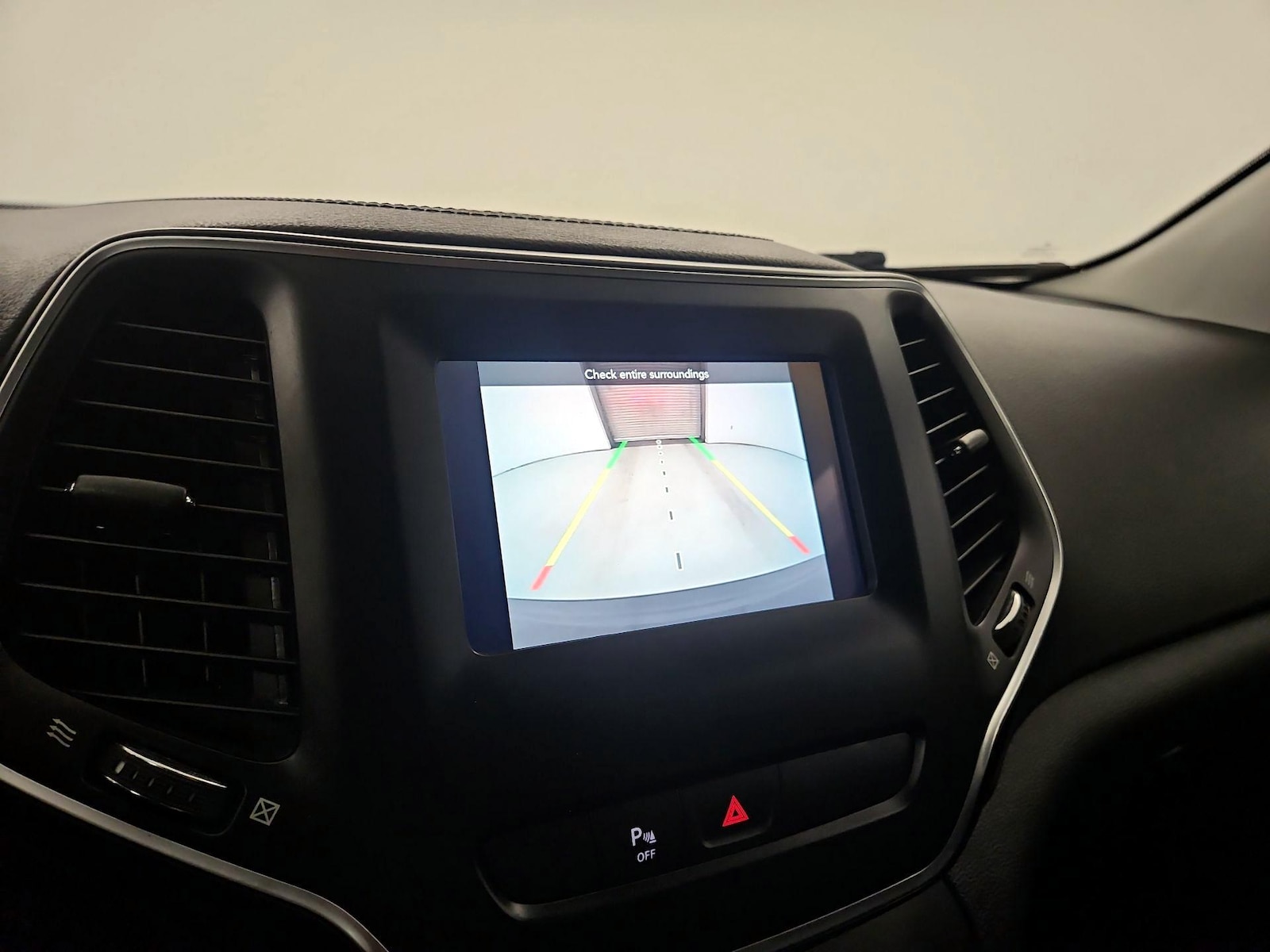 2020 Jeep Cherokee Latitude - Photo 13