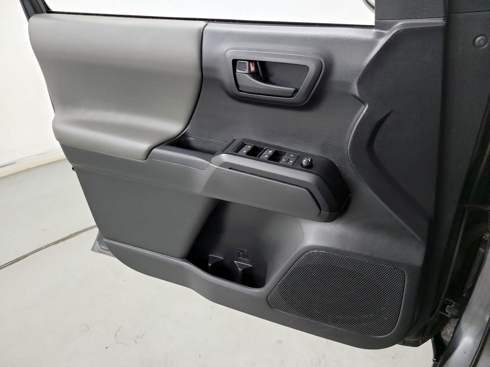 2023 Toyota Tacoma SR - Photo 13
