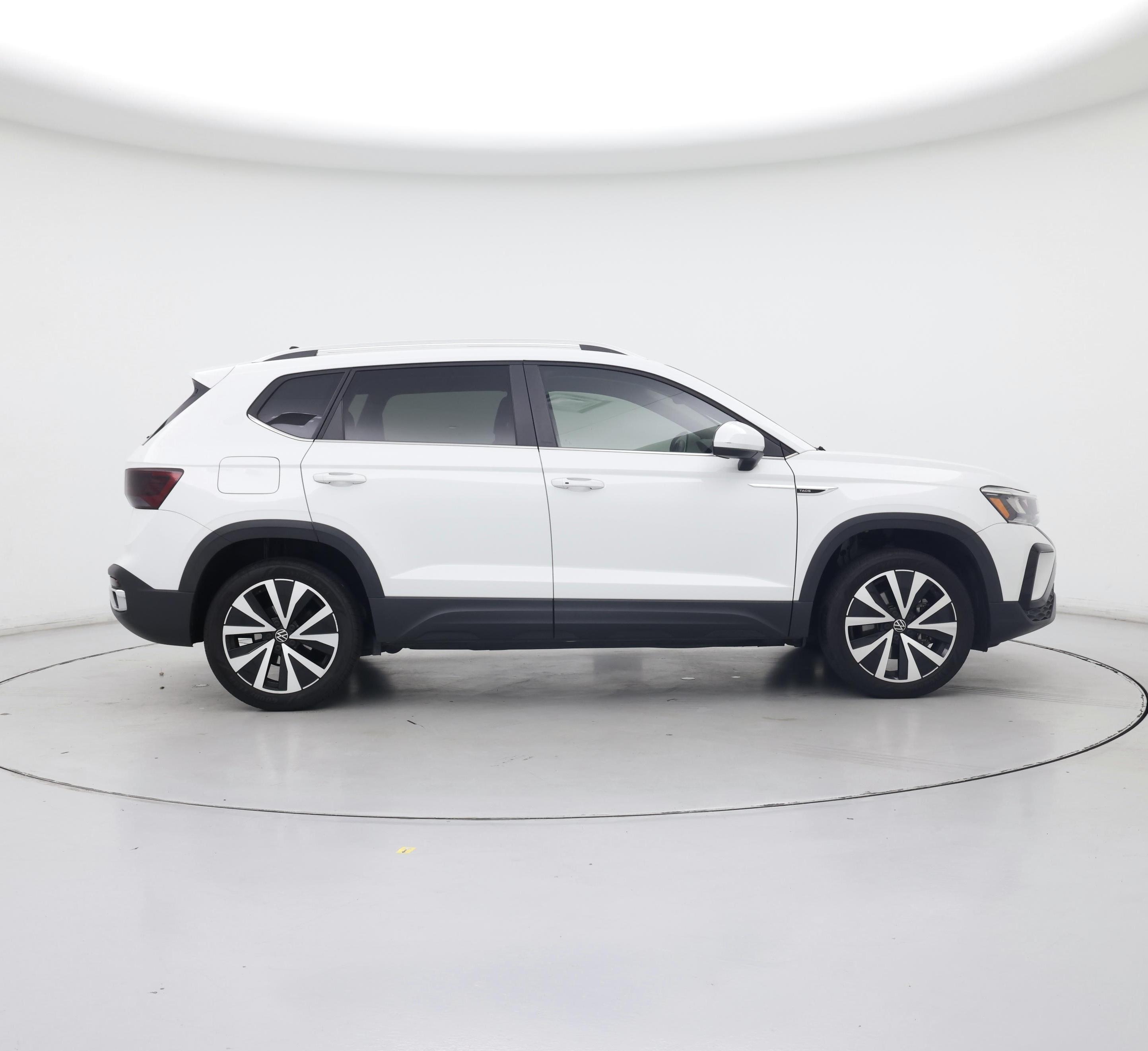 Thumbnail: 2023 Volkswagen Taos - 7