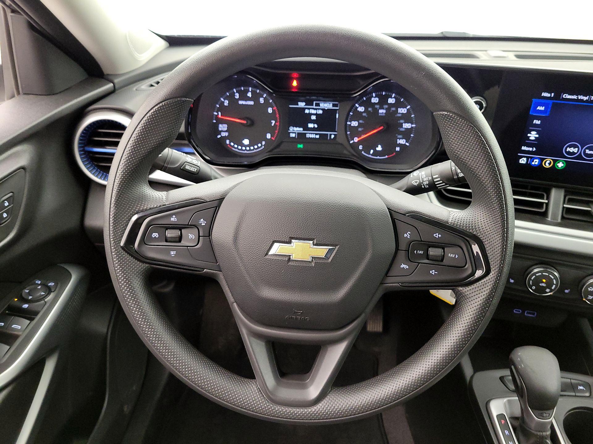 Thumbnail: 2025 Chevrolet Trax - 10