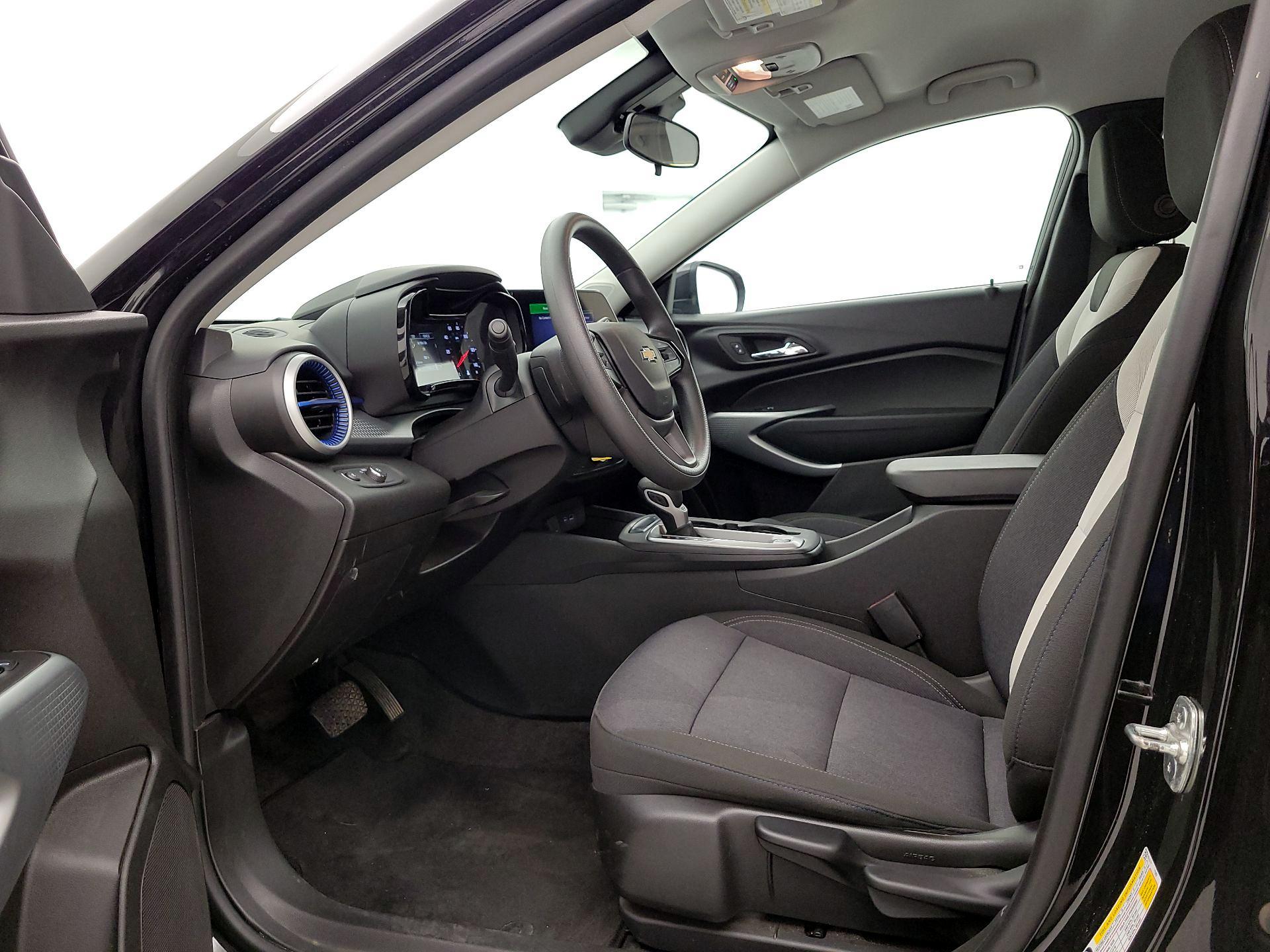 Thumbnail: 2025 Chevrolet Trax - 11