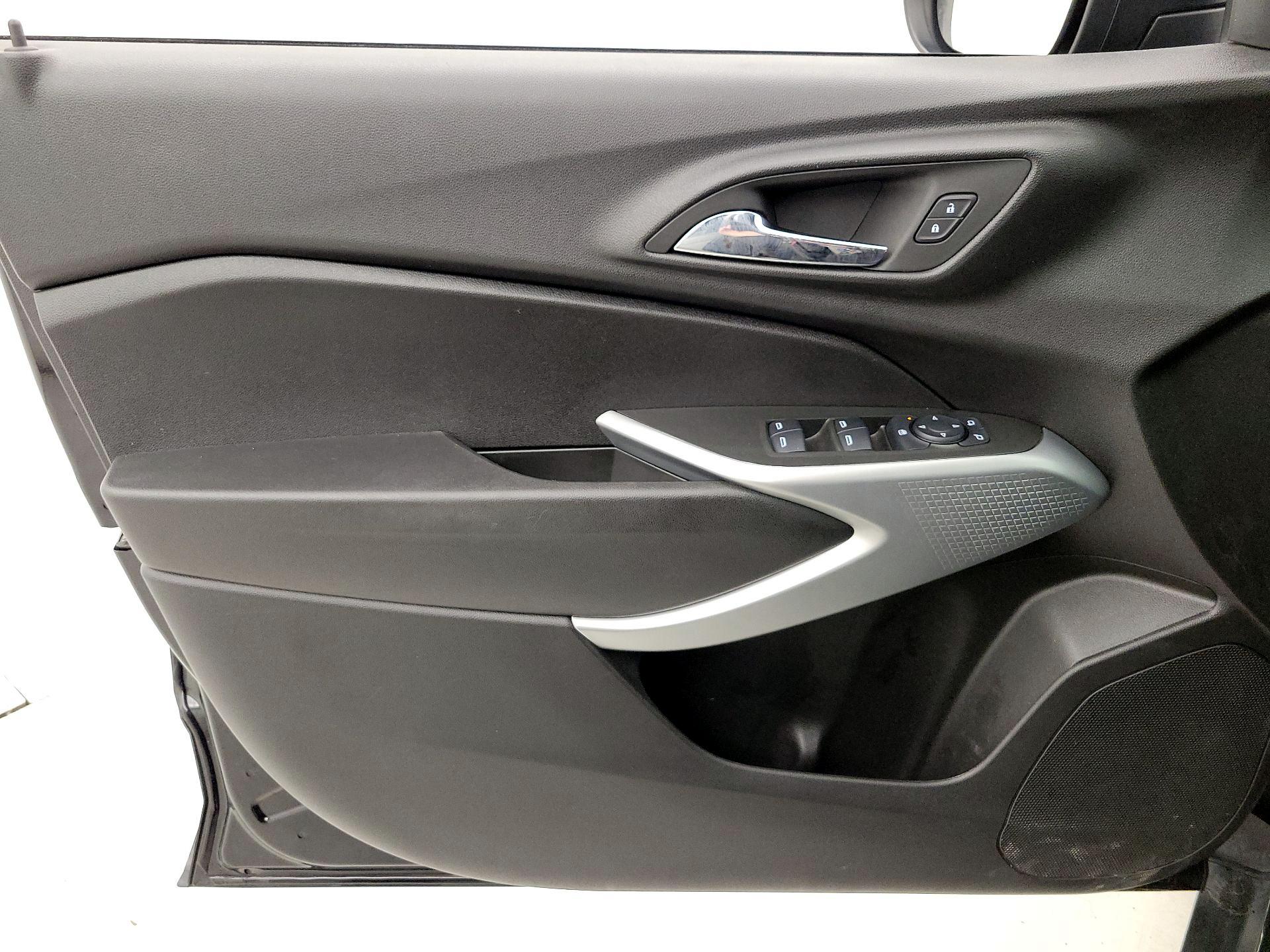 Thumbnail: 2025 Chevrolet Trax - 12
