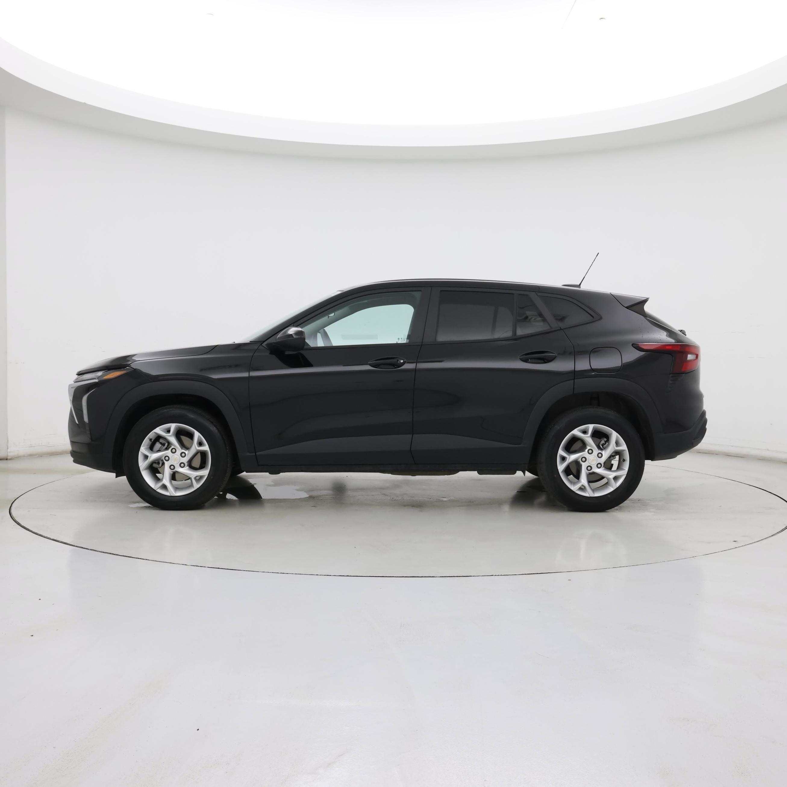 Thumbnail: 2025 Chevrolet Trax - 3