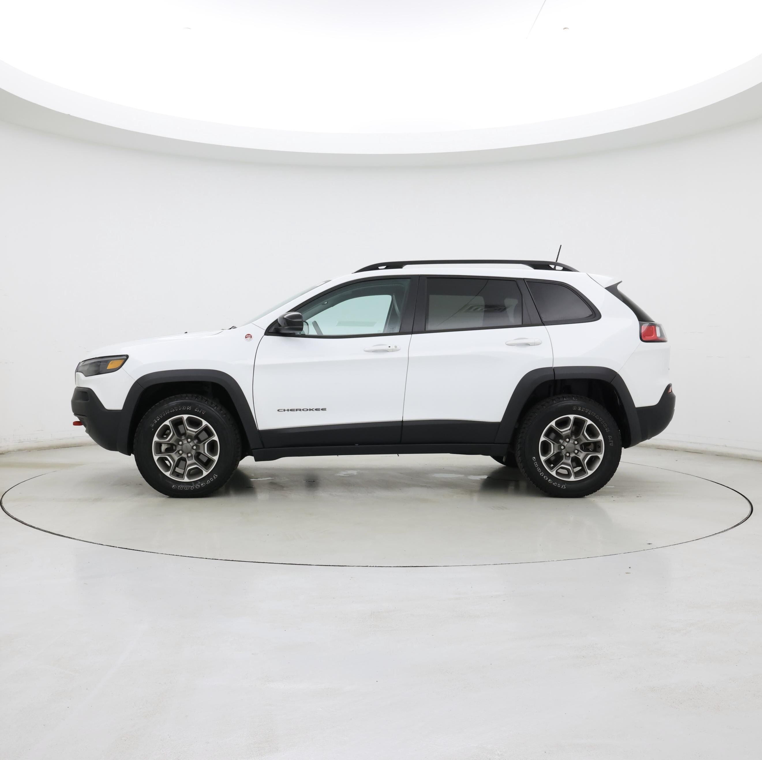 Thumbnail: 2022 Jeep Cherokee - 3