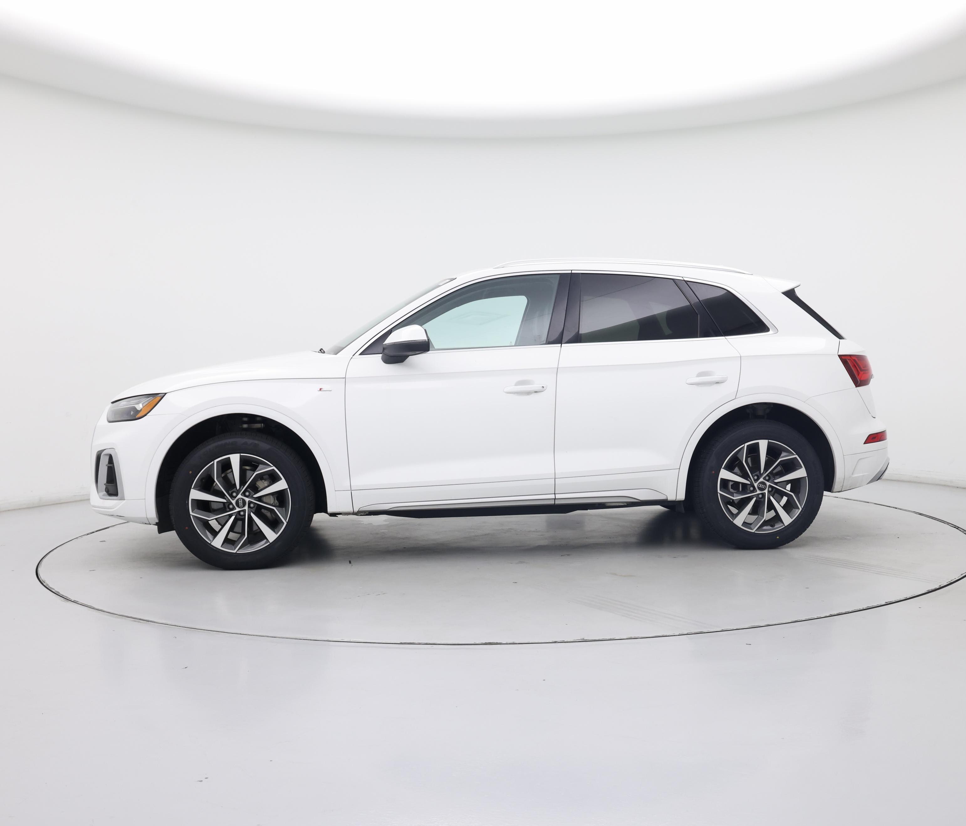 Thumbnail: 2023 Audi Q5 - 3