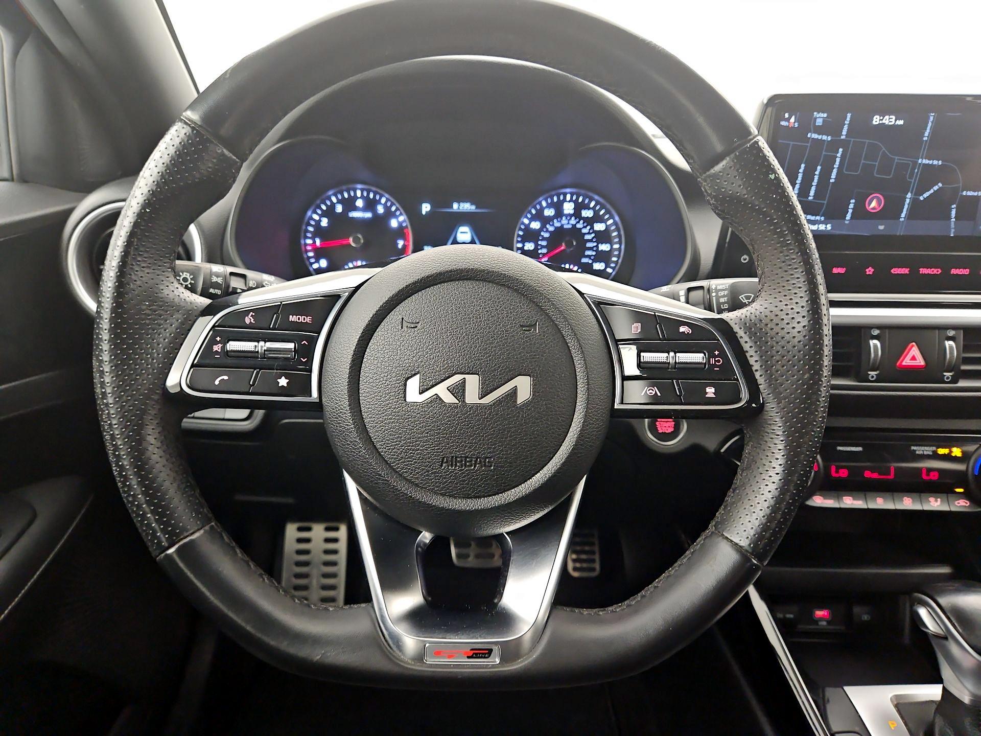 Thumbnail: 2022 Kia Forte - 10