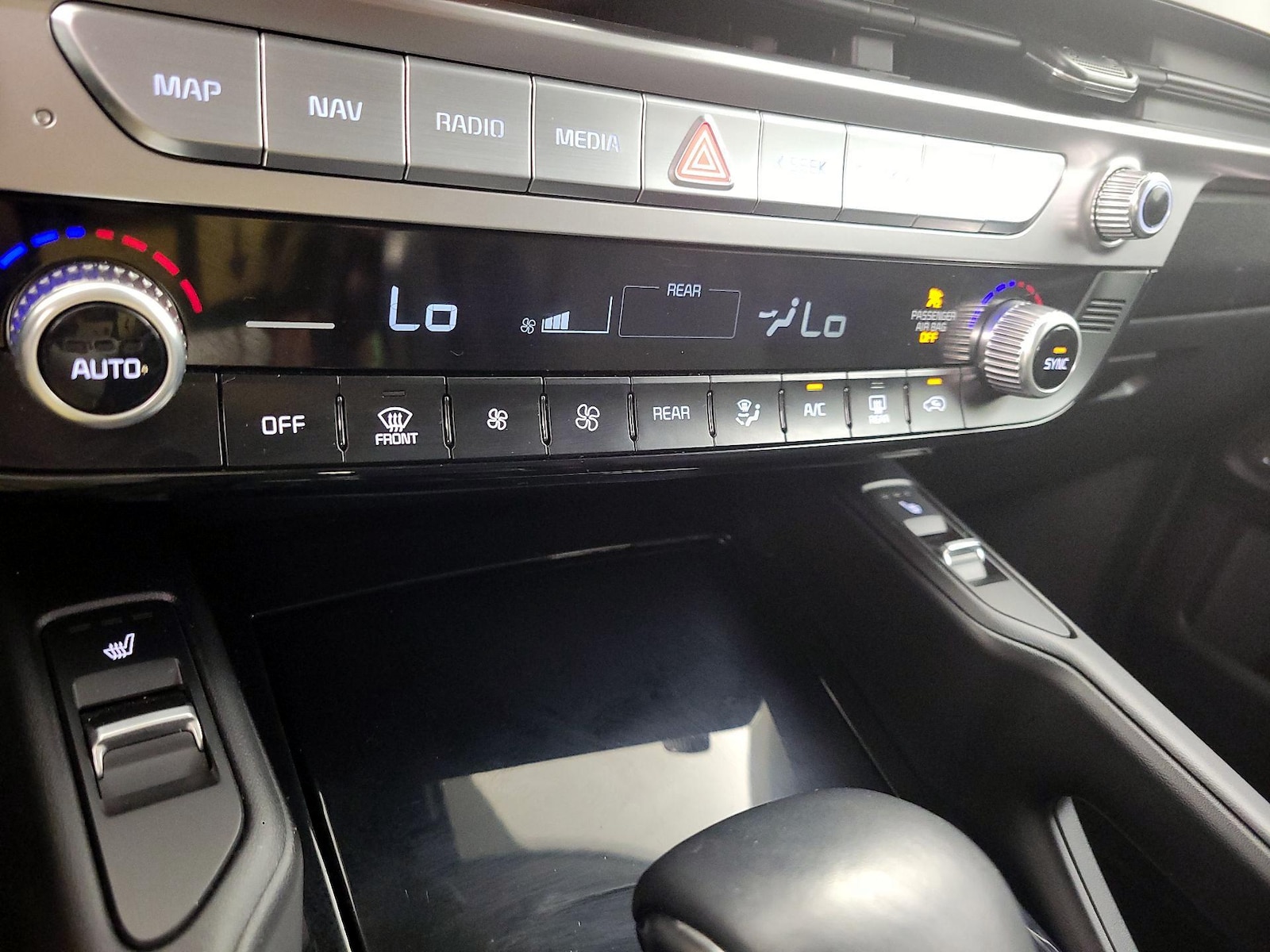 2024 Kia Telluride S - Photo 17