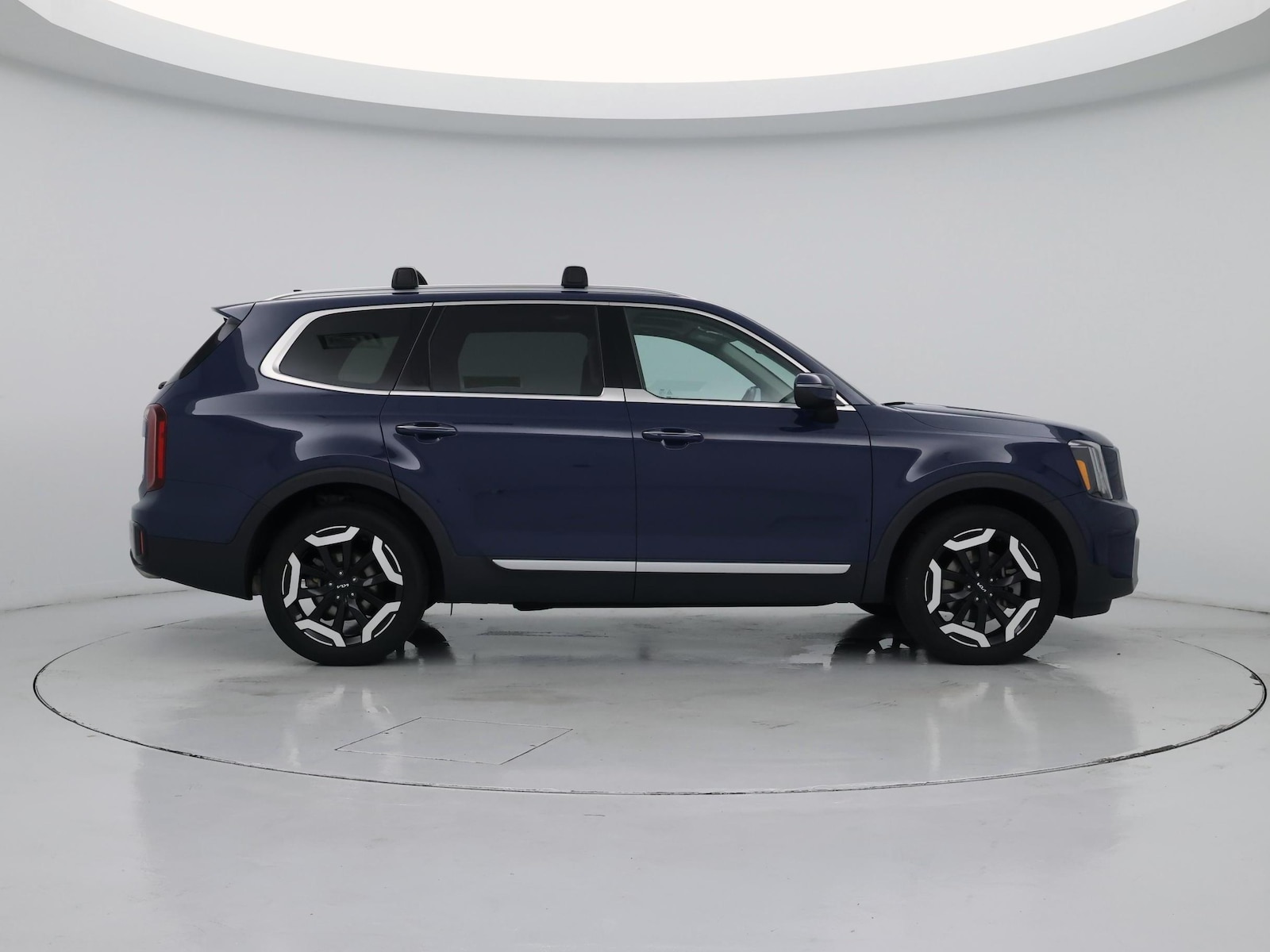 2024 Kia Telluride S - Photo 8