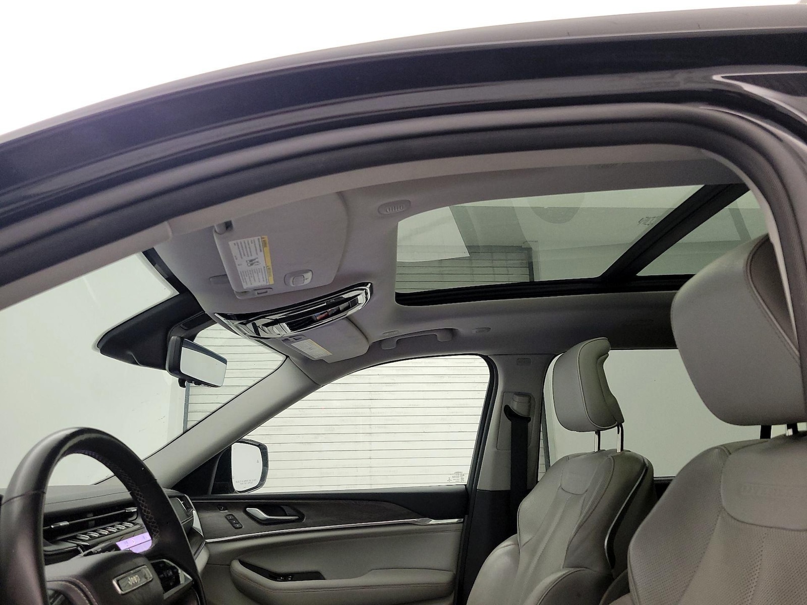 Sunroof(s) & Overhead Airbags