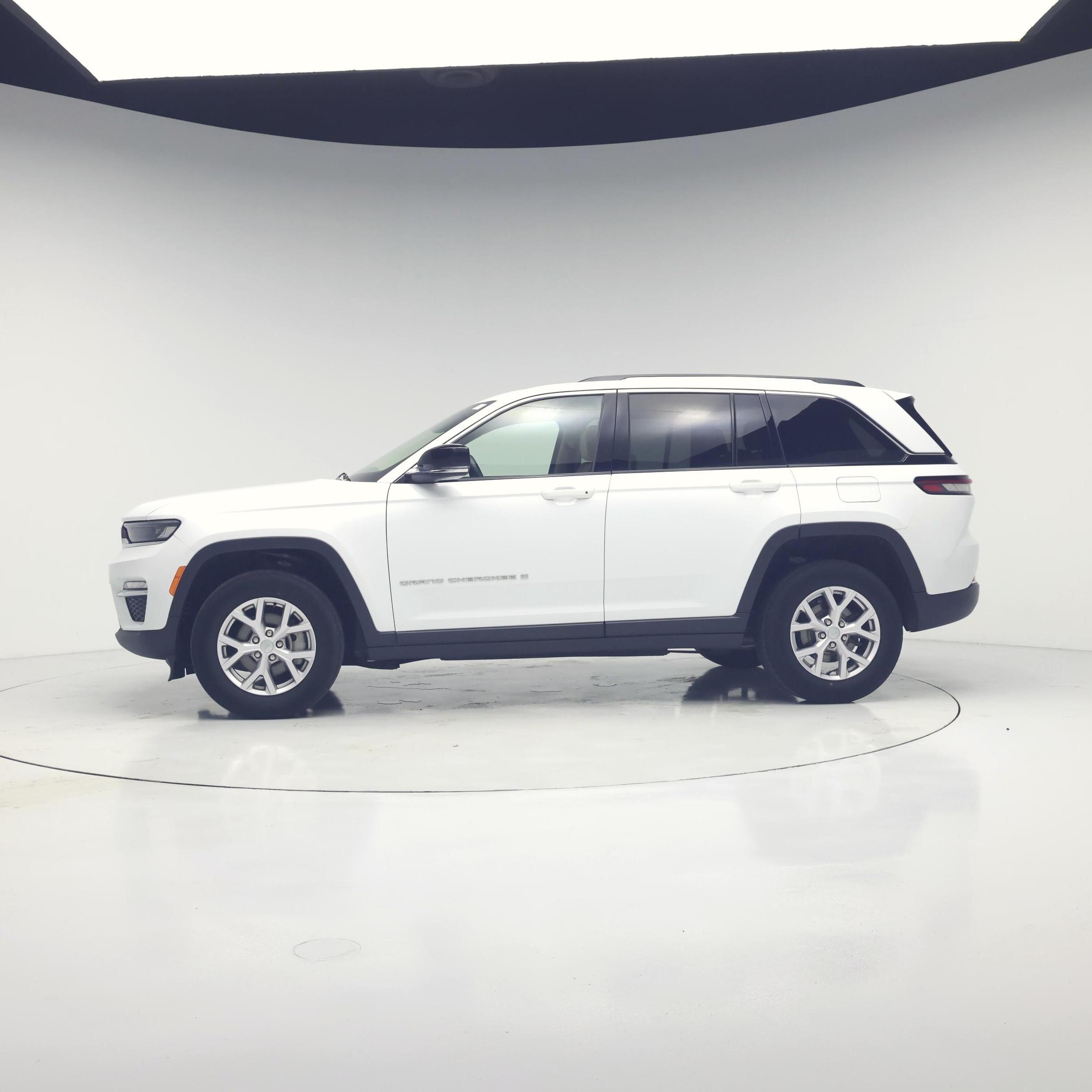 Thumbnail: 2022 Jeep Grand Cherokee - 3