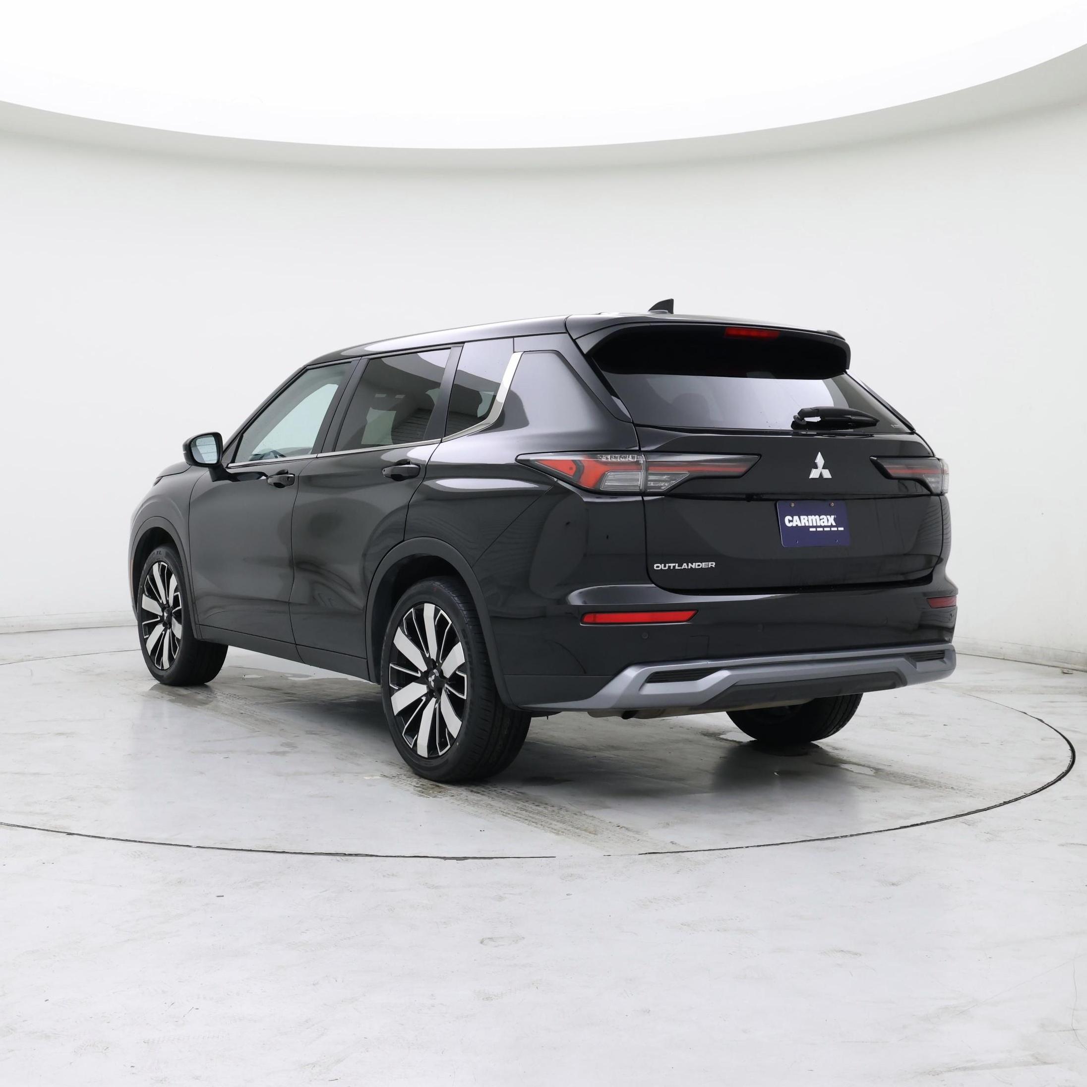 Thumbnail: 2025 Mitsubishi Outlander - 2