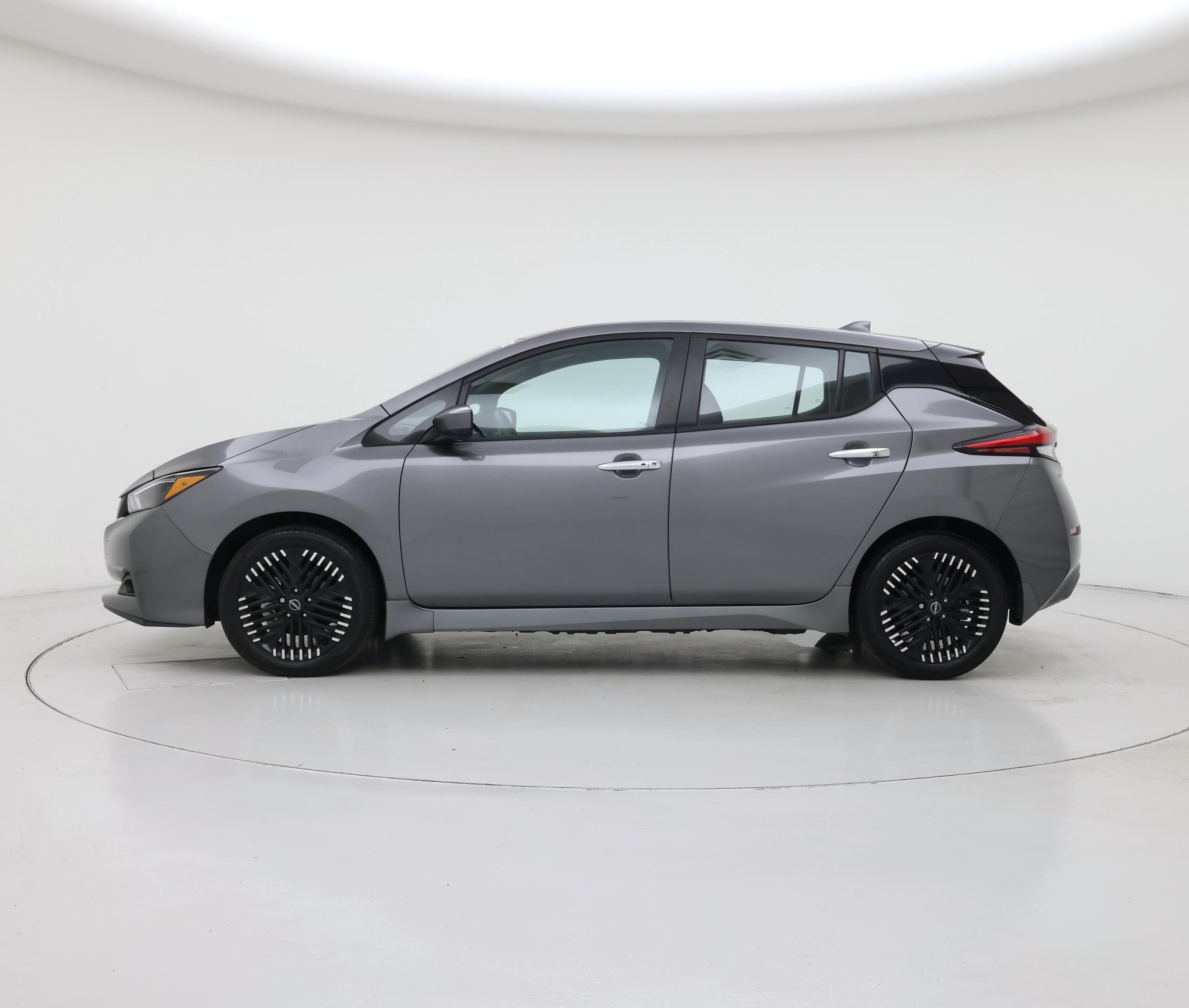 Thumbnail: 2024 Nissan Leaf - 3