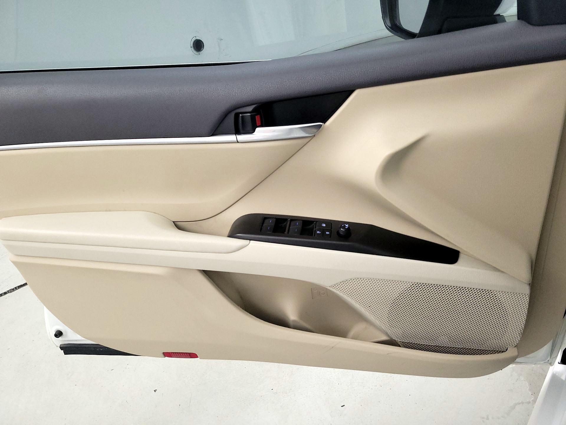 Thumbnail: 2023 Toyota Camry - 12