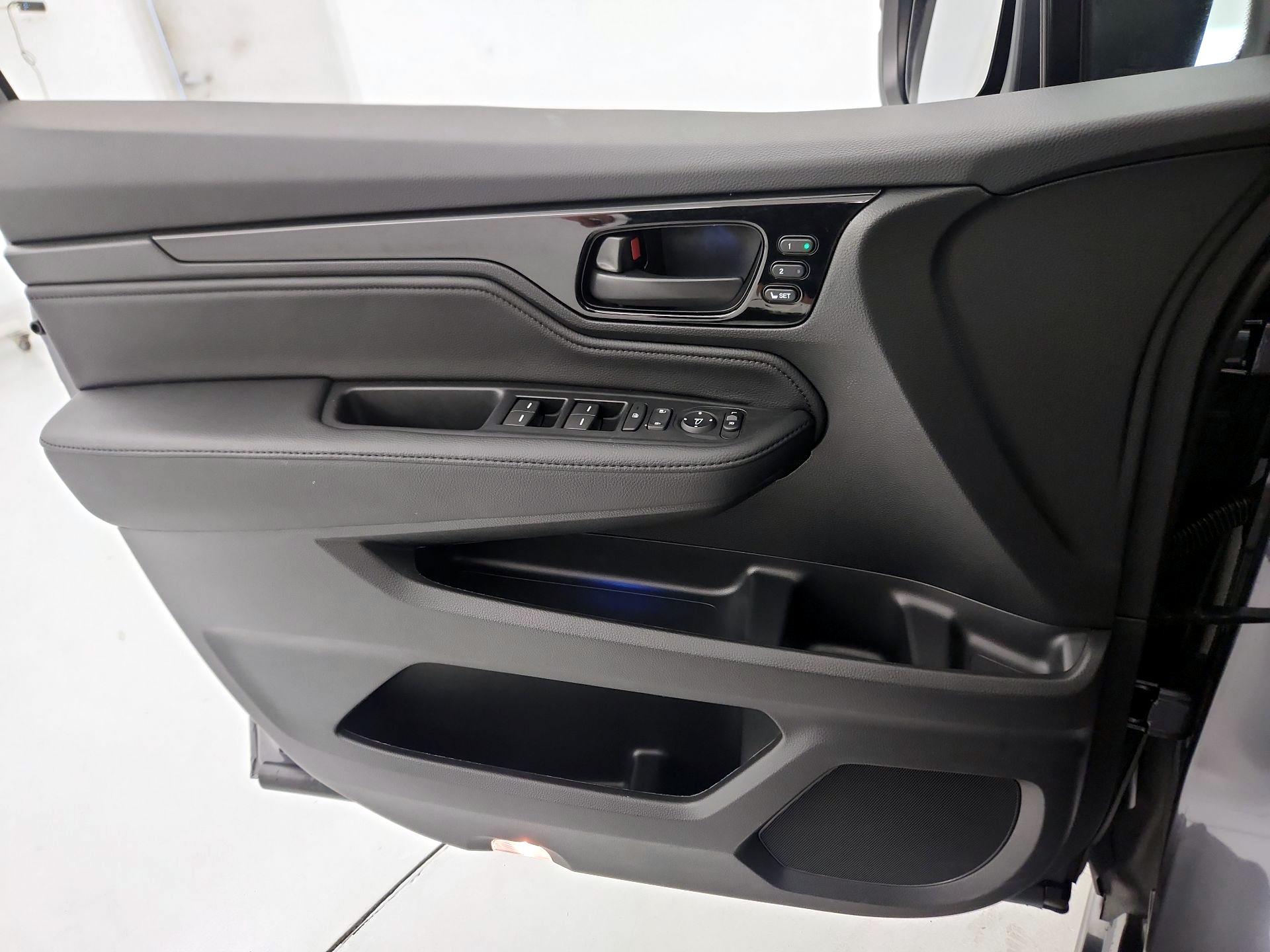 Thumbnail: 2025 Honda Odyssey - 10