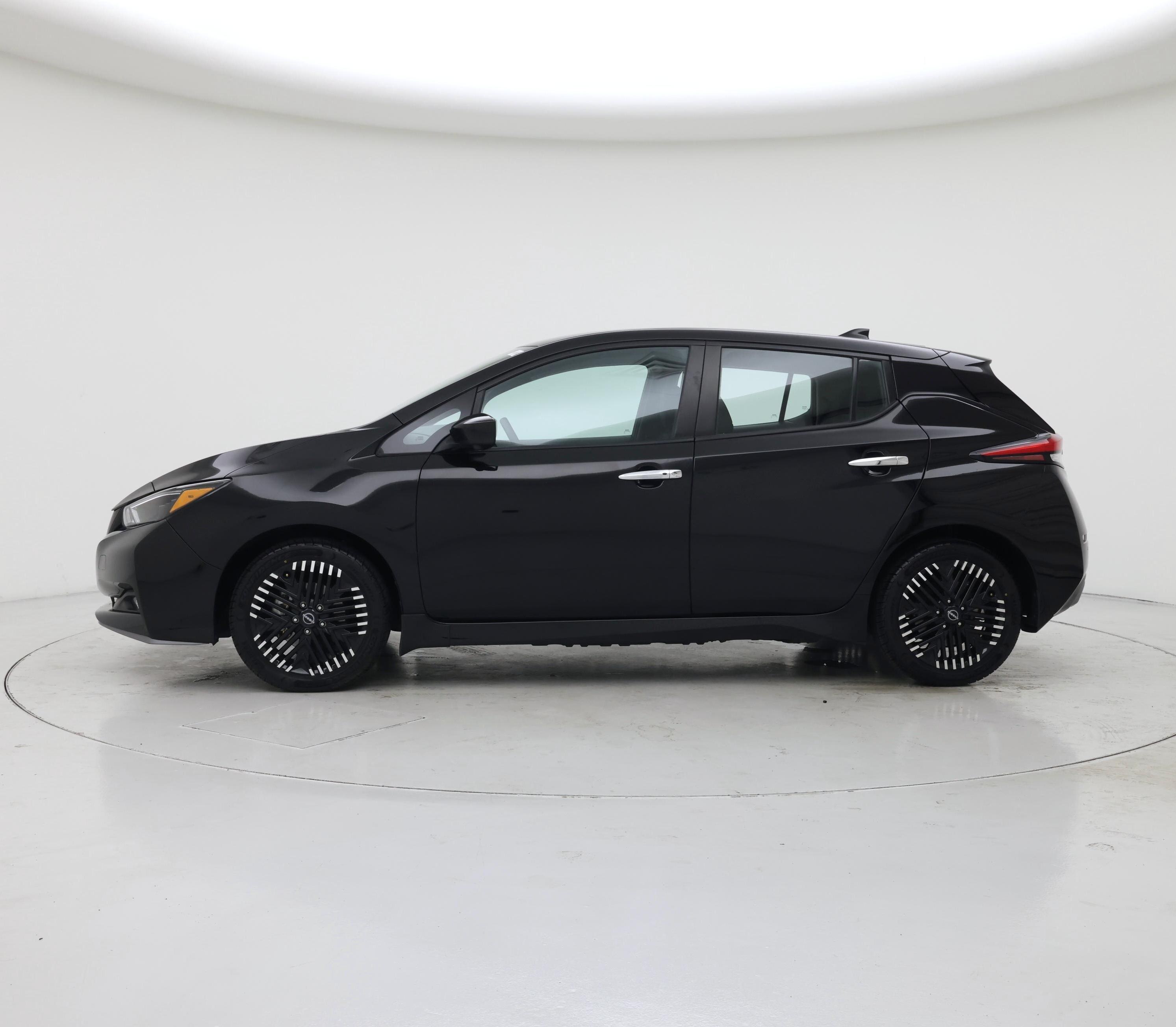 Thumbnail: 2024 Nissan Leaf - 3