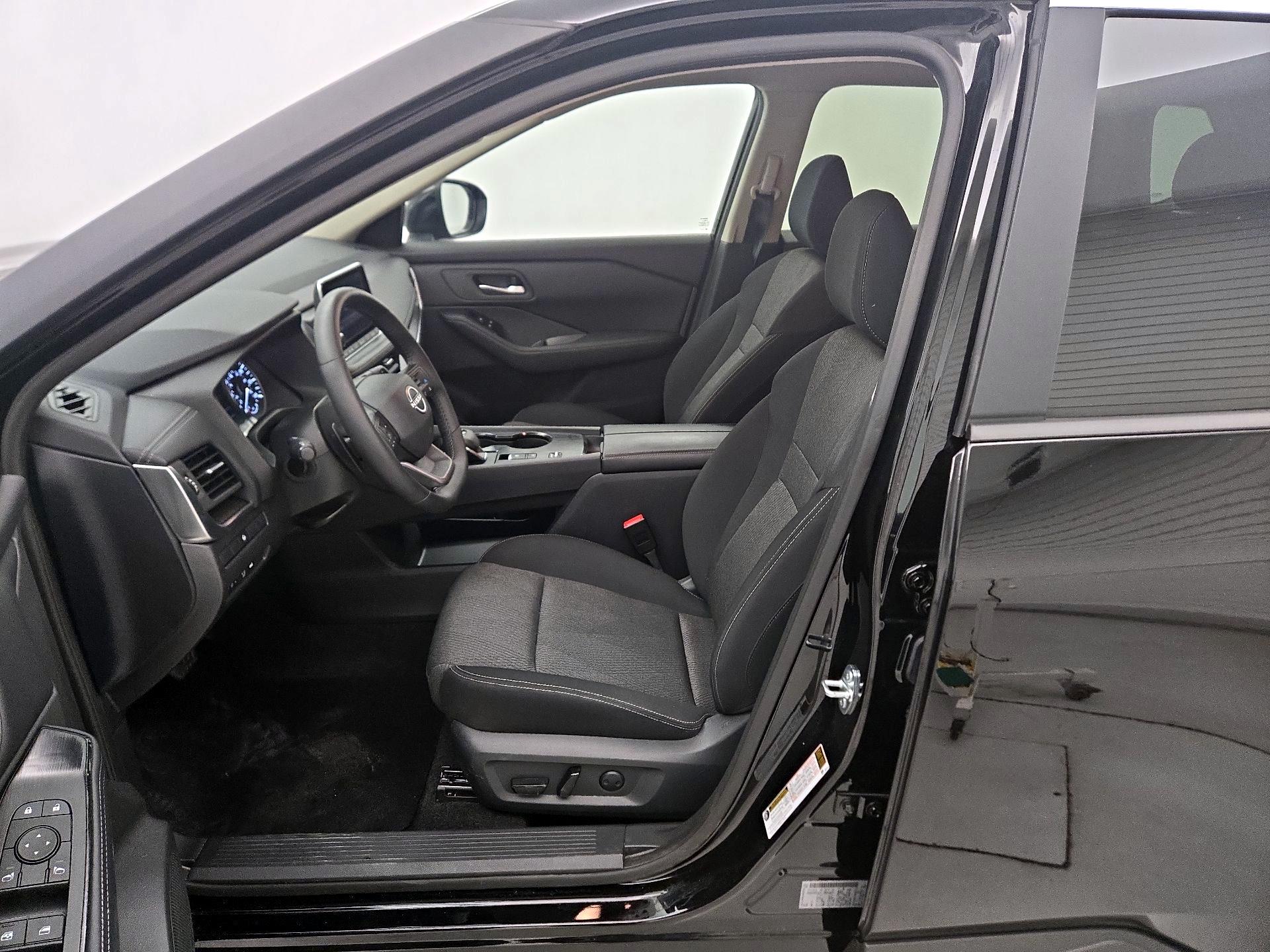 Thumbnail: 2025 Nissan Rogue - 11