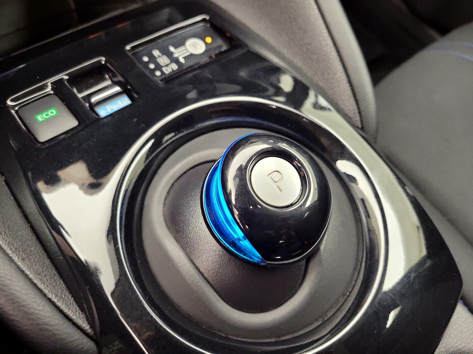 Thumbnail: 2024 Nissan Leaf - 17