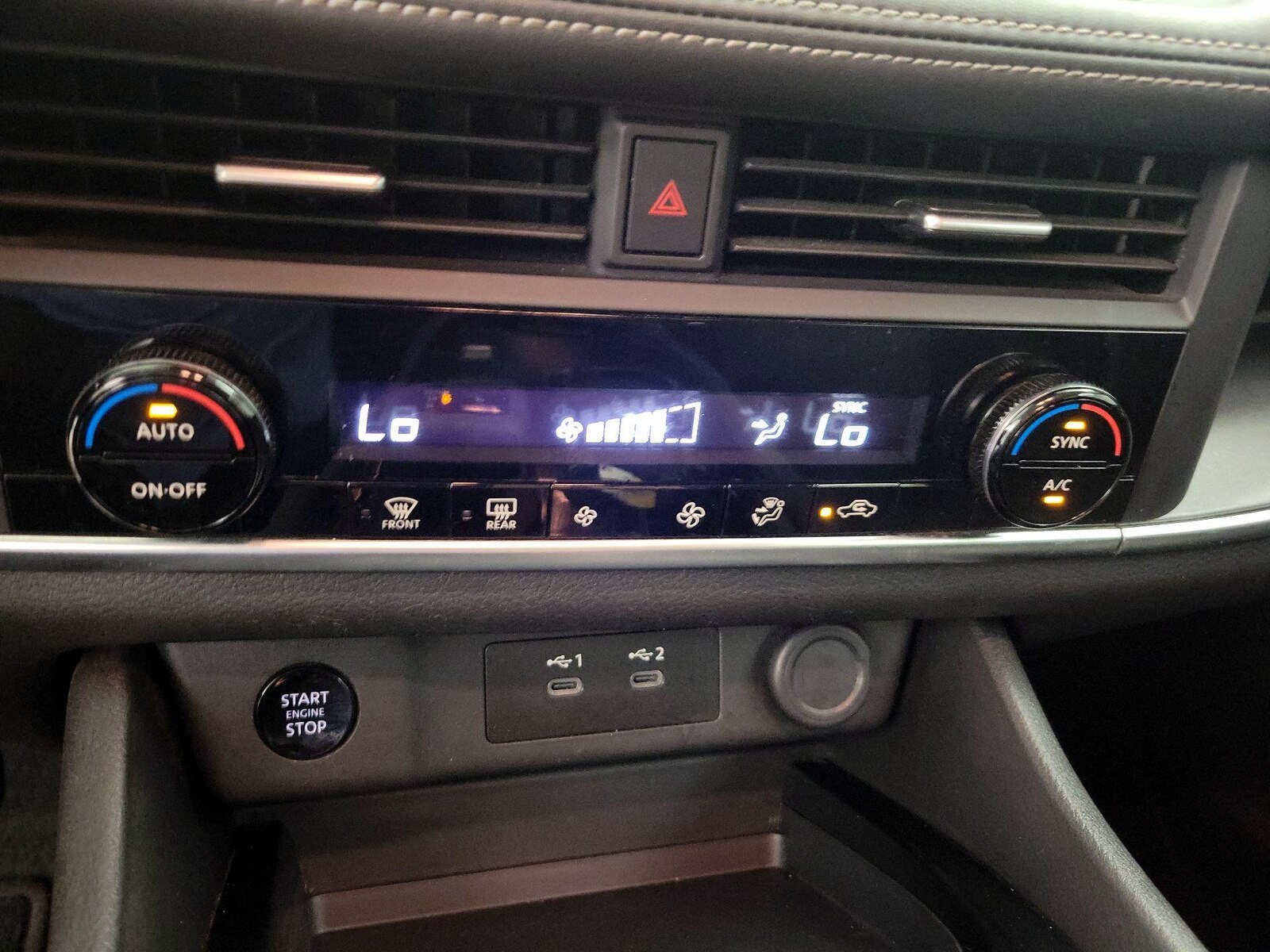 2024 Nissan Rogue SV - Photo 17