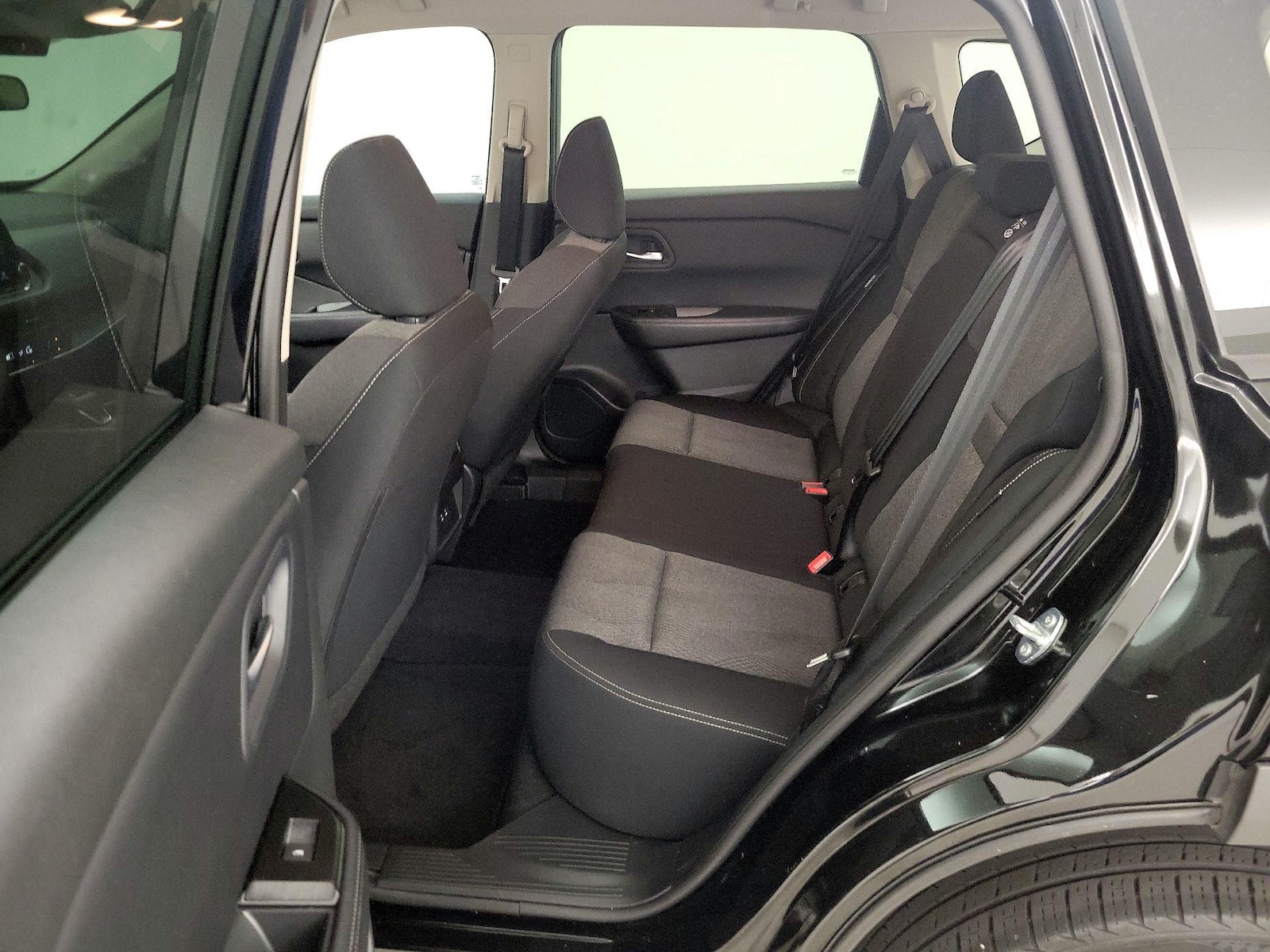 2024 Nissan Rogue SV - Photo 20
