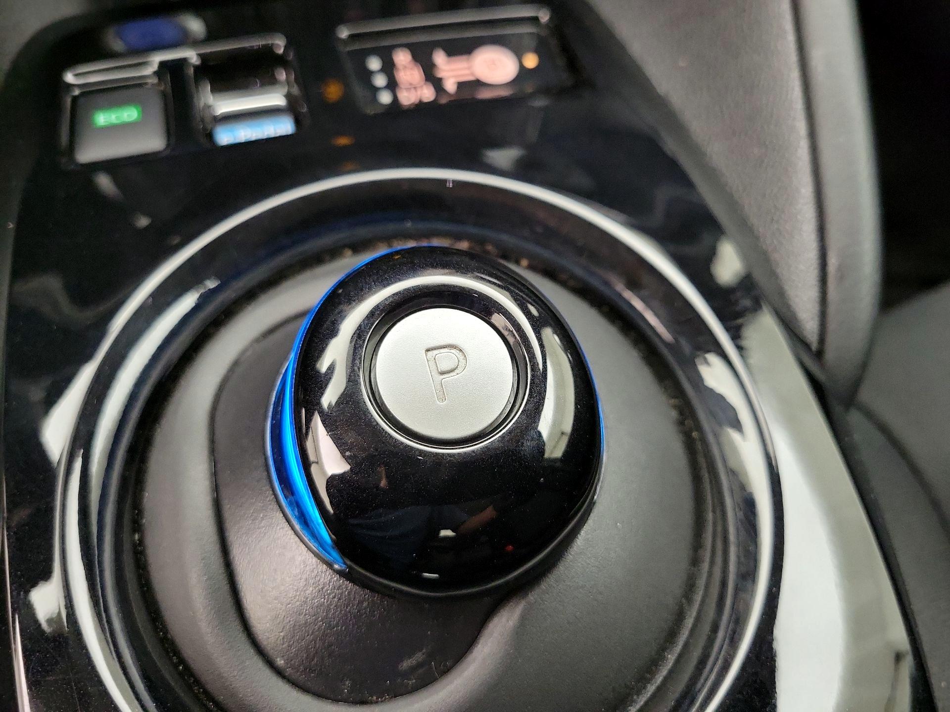 Thumbnail: 2024 Nissan Leaf - 17