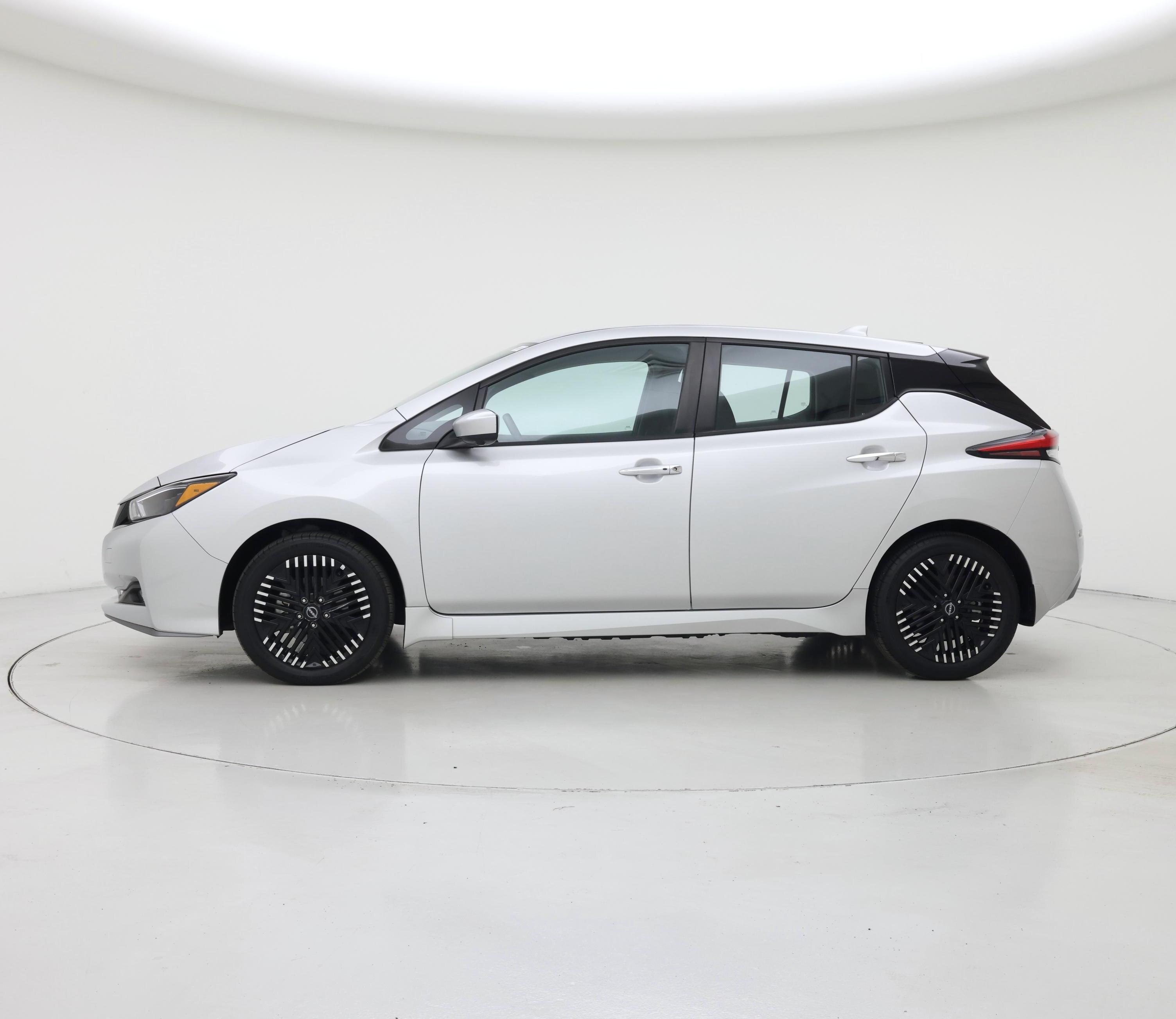 Thumbnail: 2024 Nissan Leaf - 3