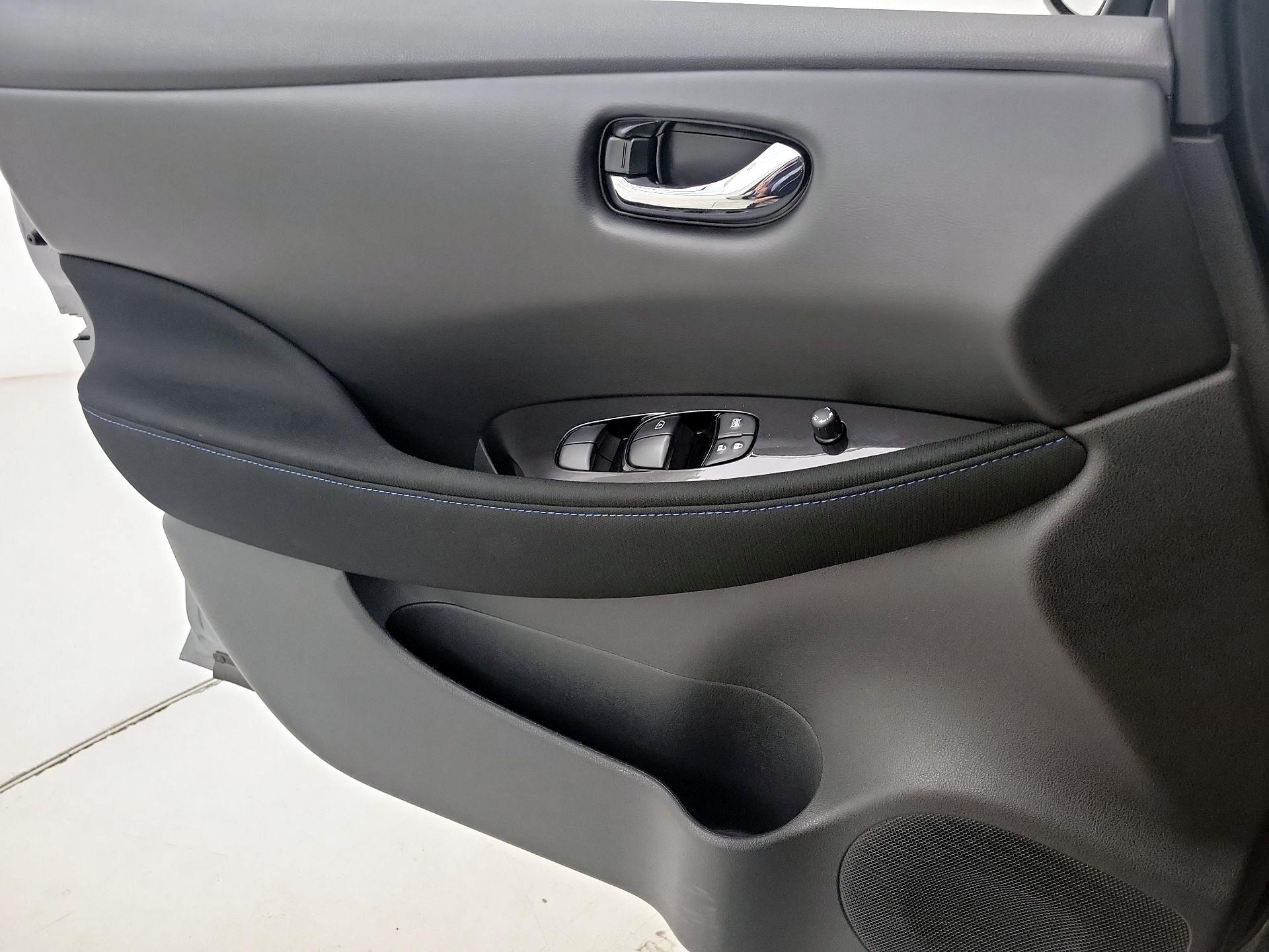 Thumbnail: 2024 Nissan Leaf - 12