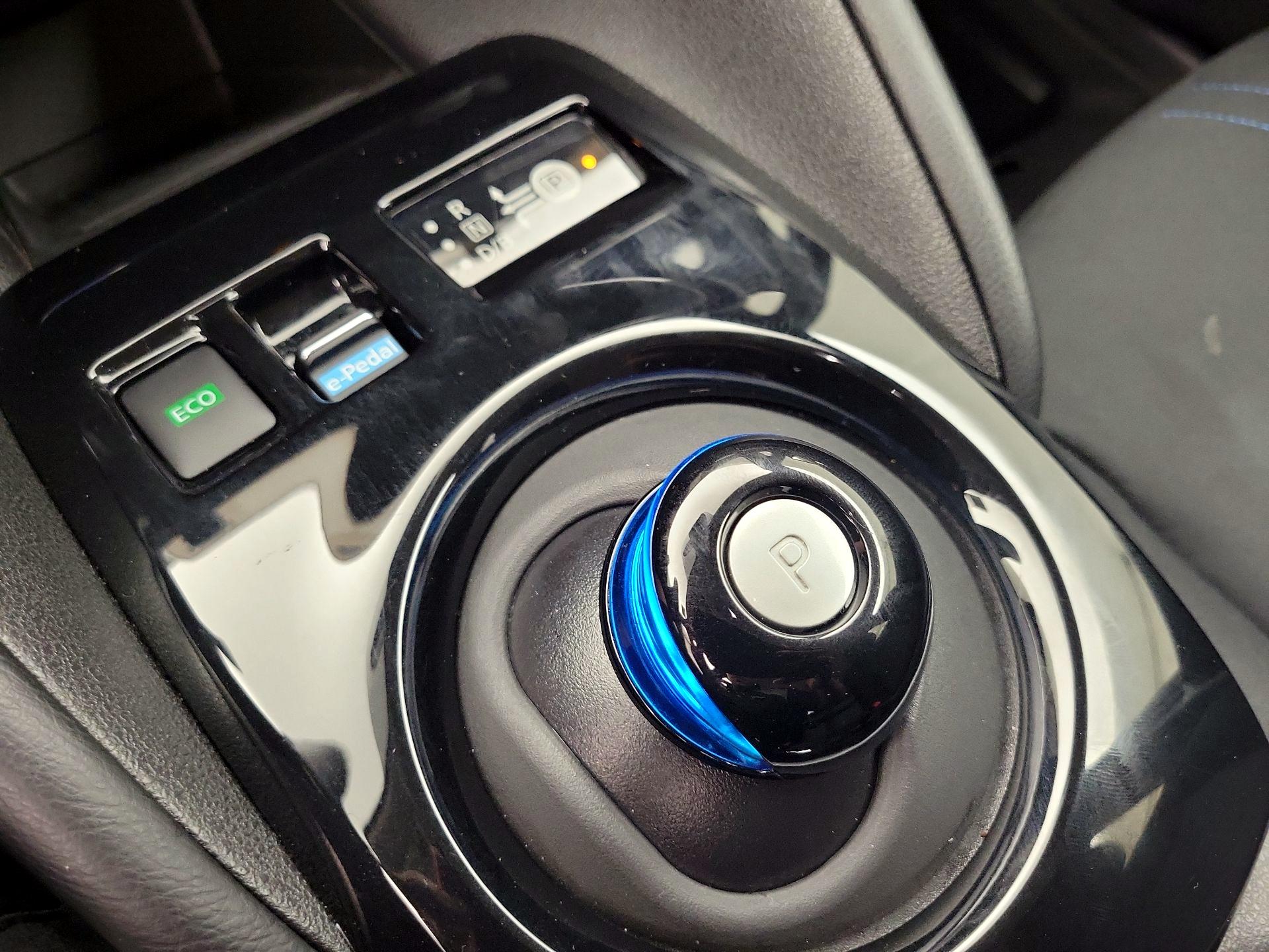 Thumbnail: 2024 Nissan Leaf - 17