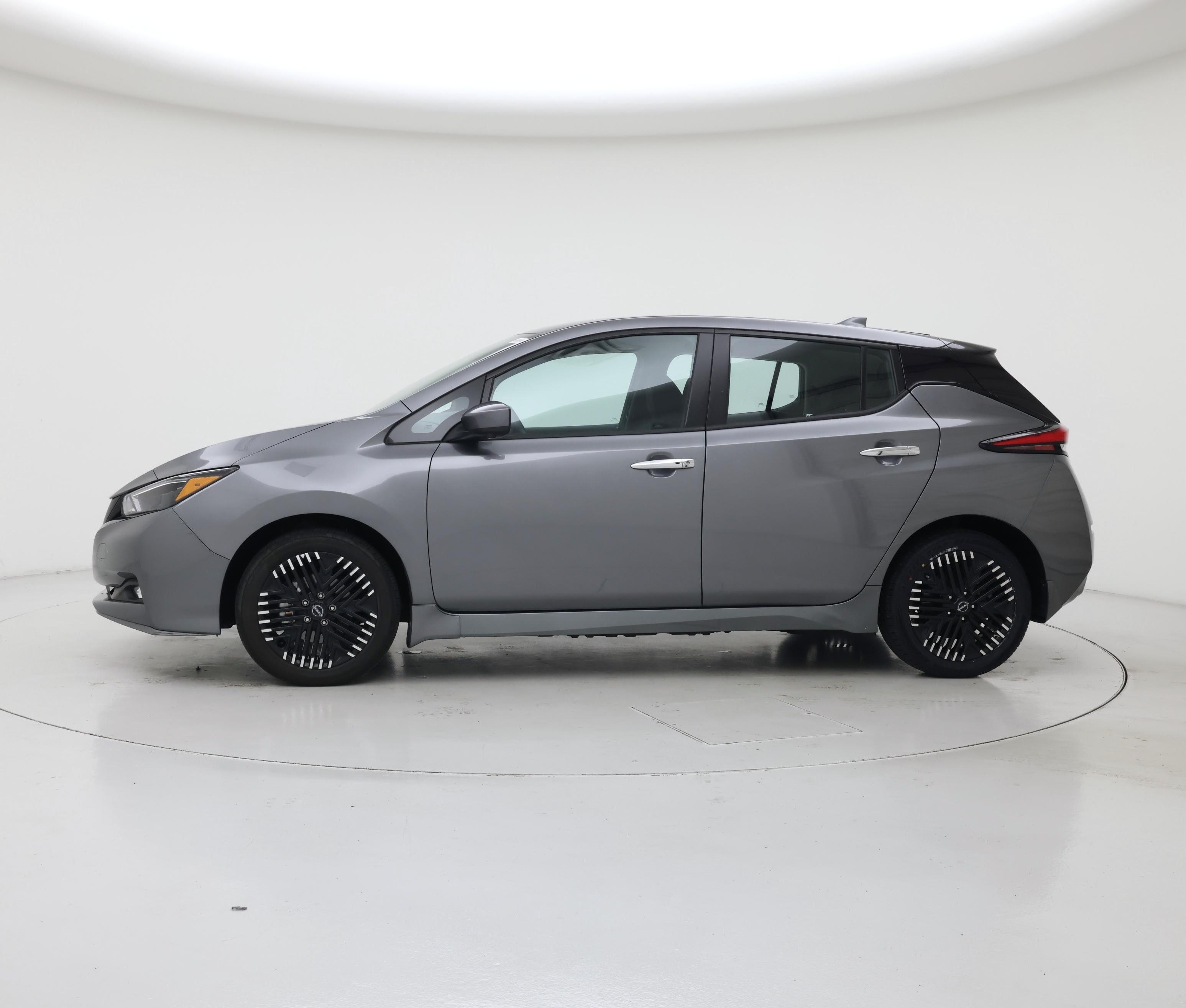 Thumbnail: 2024 Nissan Leaf - 3