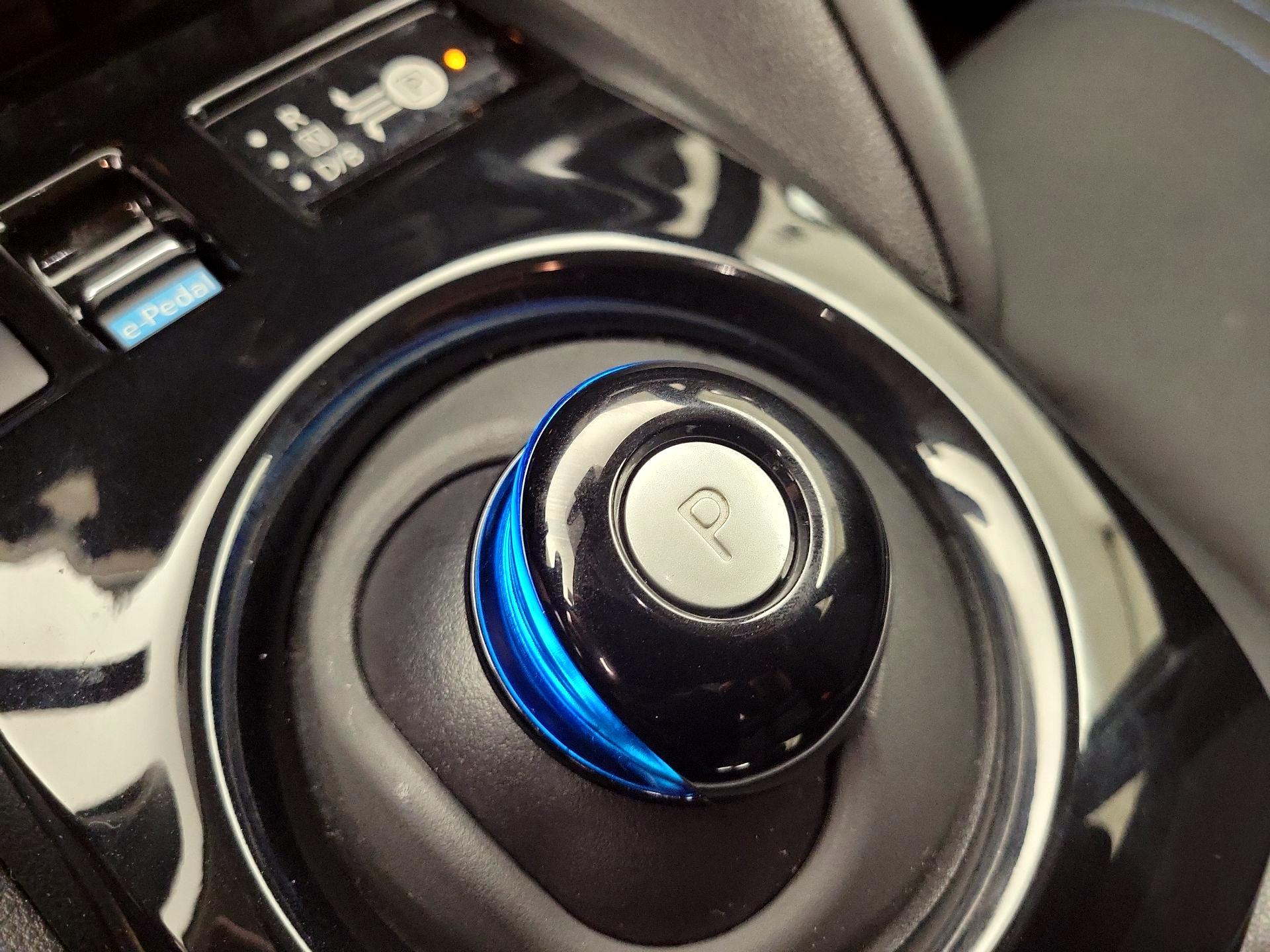 Thumbnail: 2024 Nissan Leaf - 17