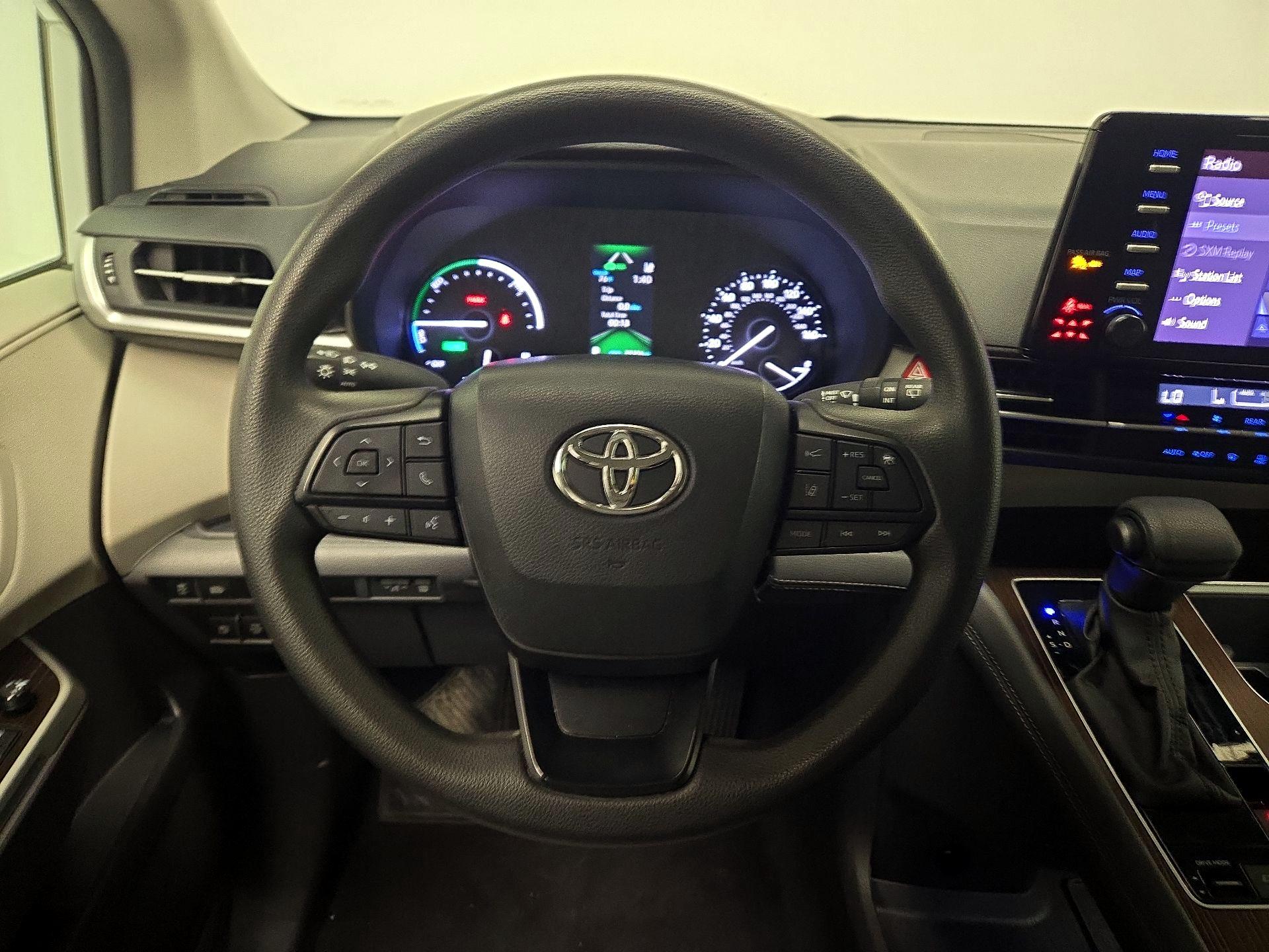 Thumbnail: 2024 Toyota Sienna - 10