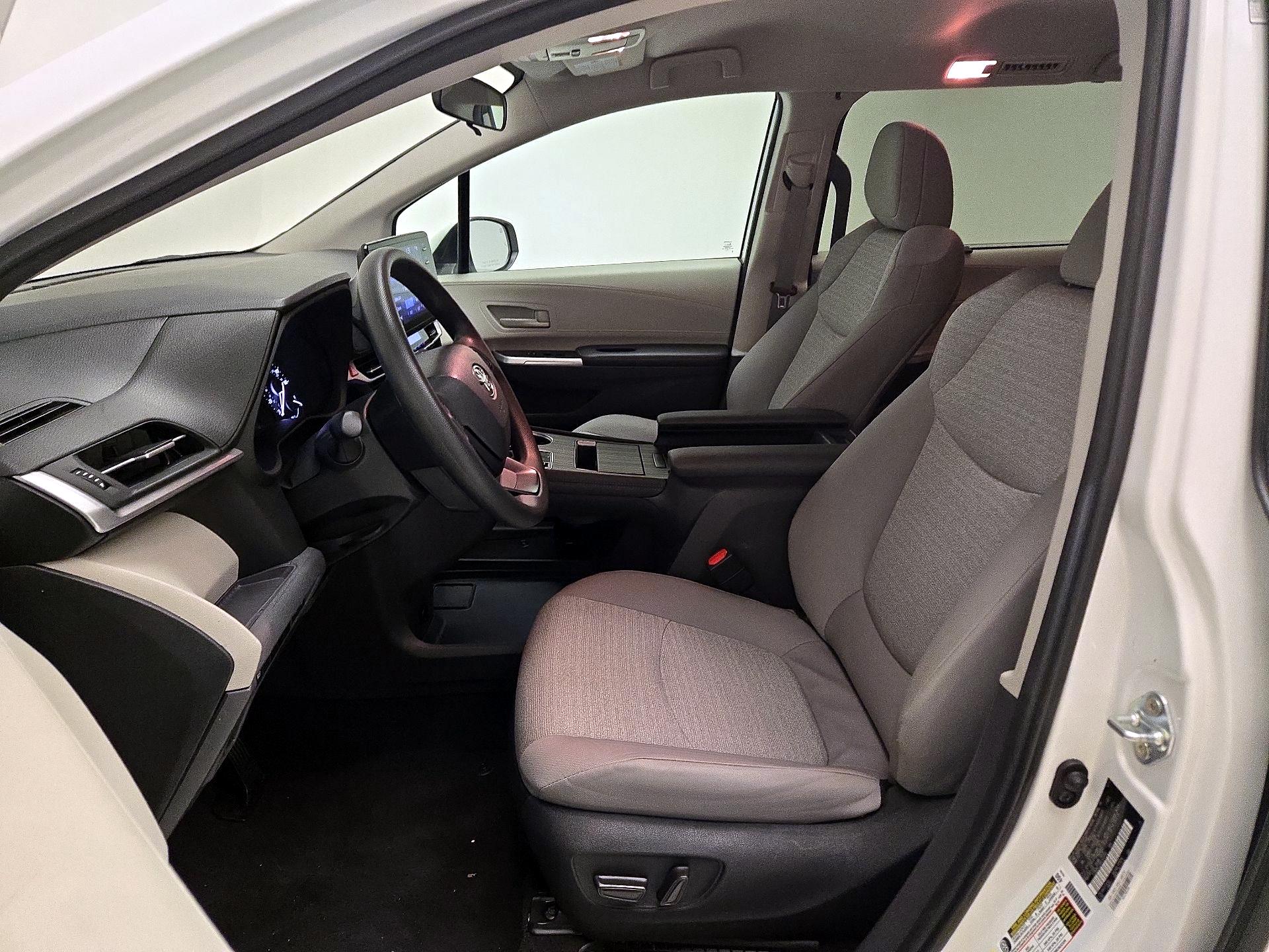 Thumbnail: 2024 Toyota Sienna - 11