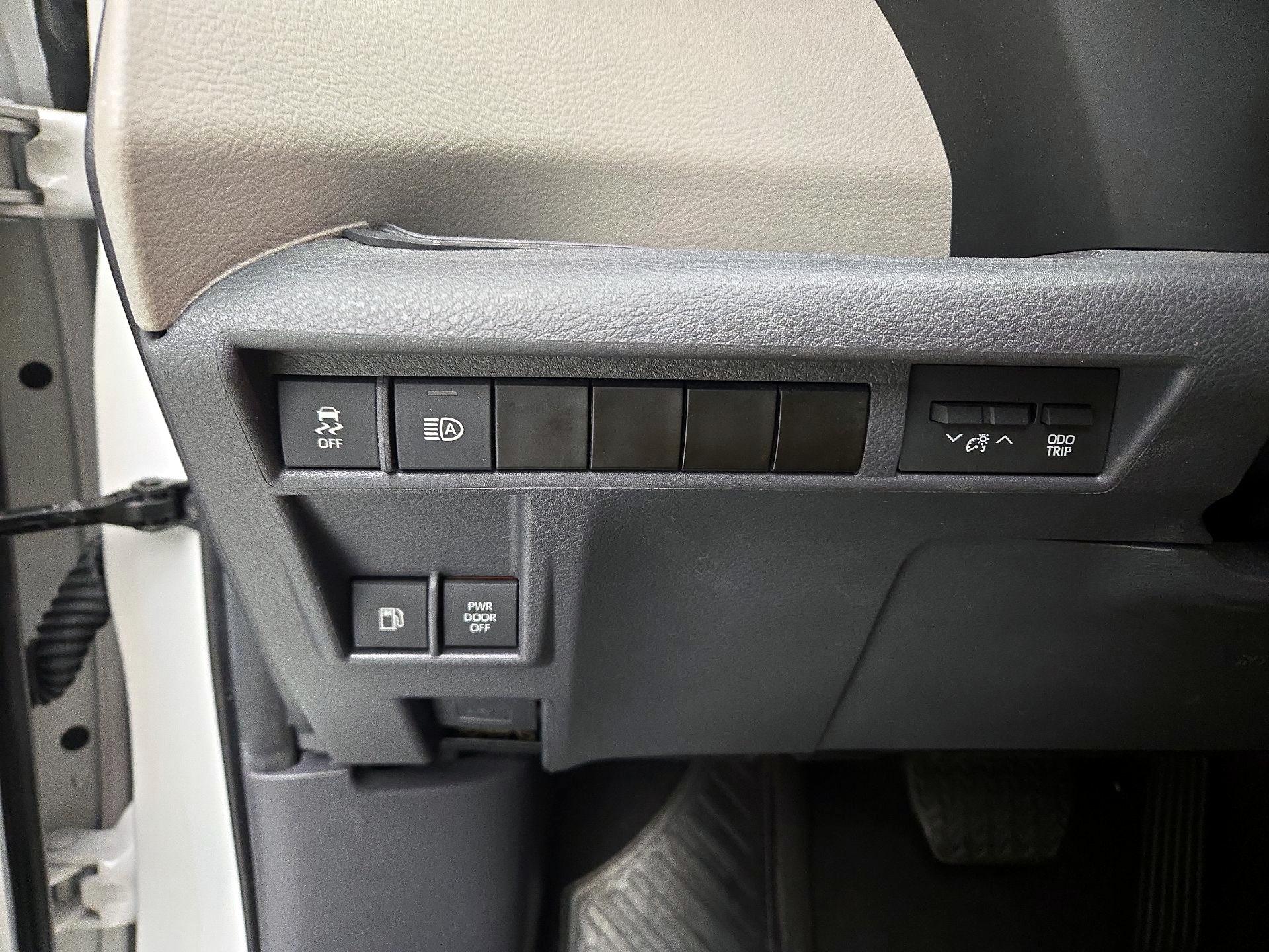 Thumbnail: 2024 Toyota Sienna - 13